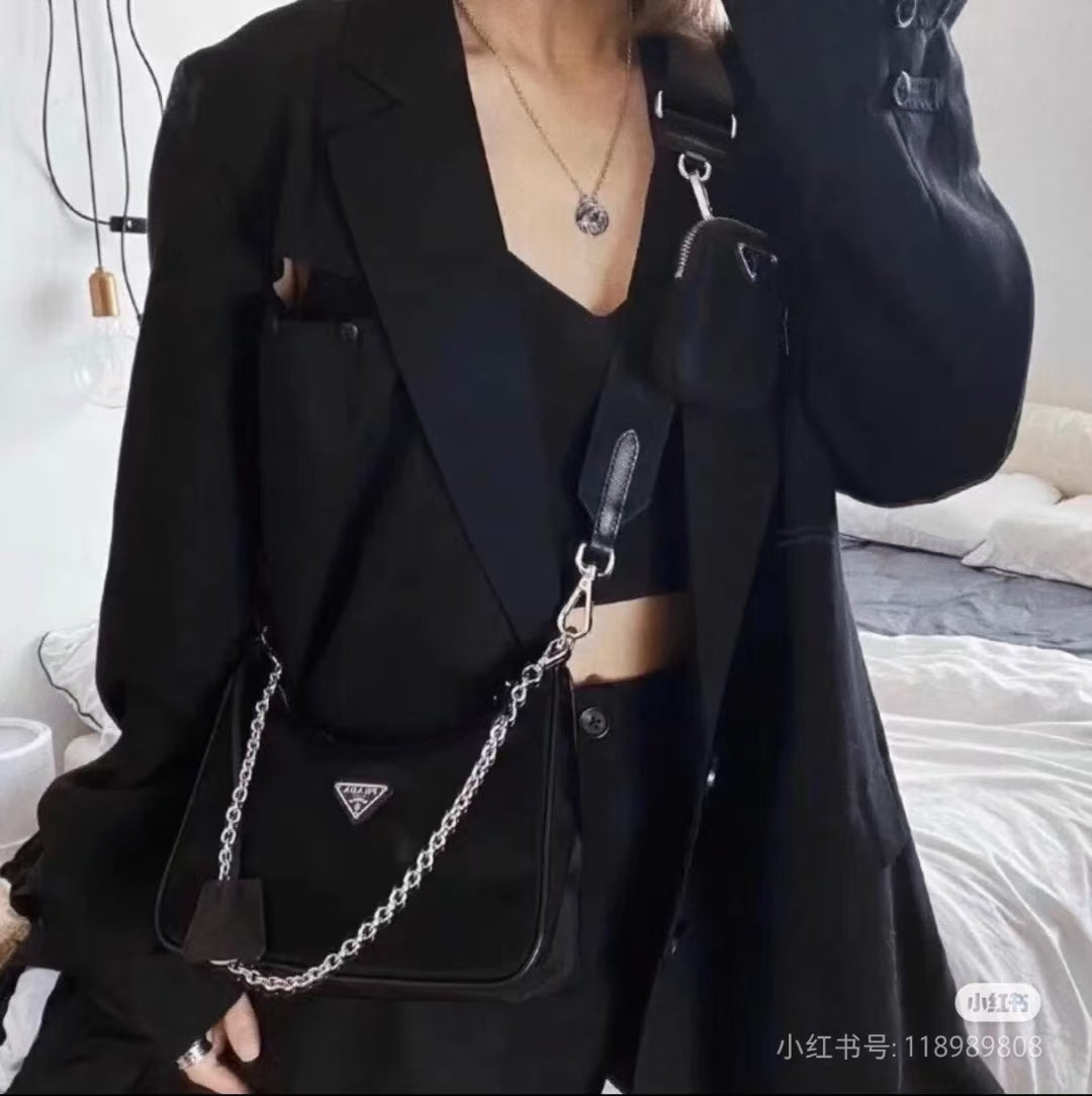 Prada Re-Edition 2005 Nylon Shoulder Bag – Black