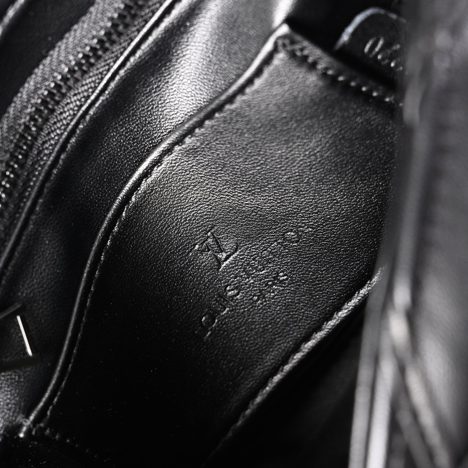 Louis Vuitton GO-14 MM Quilted Leather Chain Shoulder Bag – Black