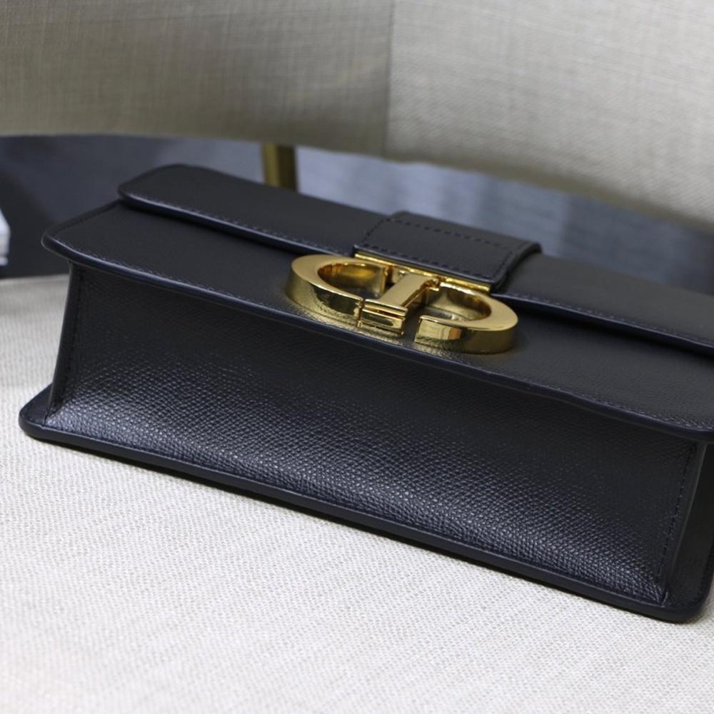 Dior 30 Montaigne Pouch