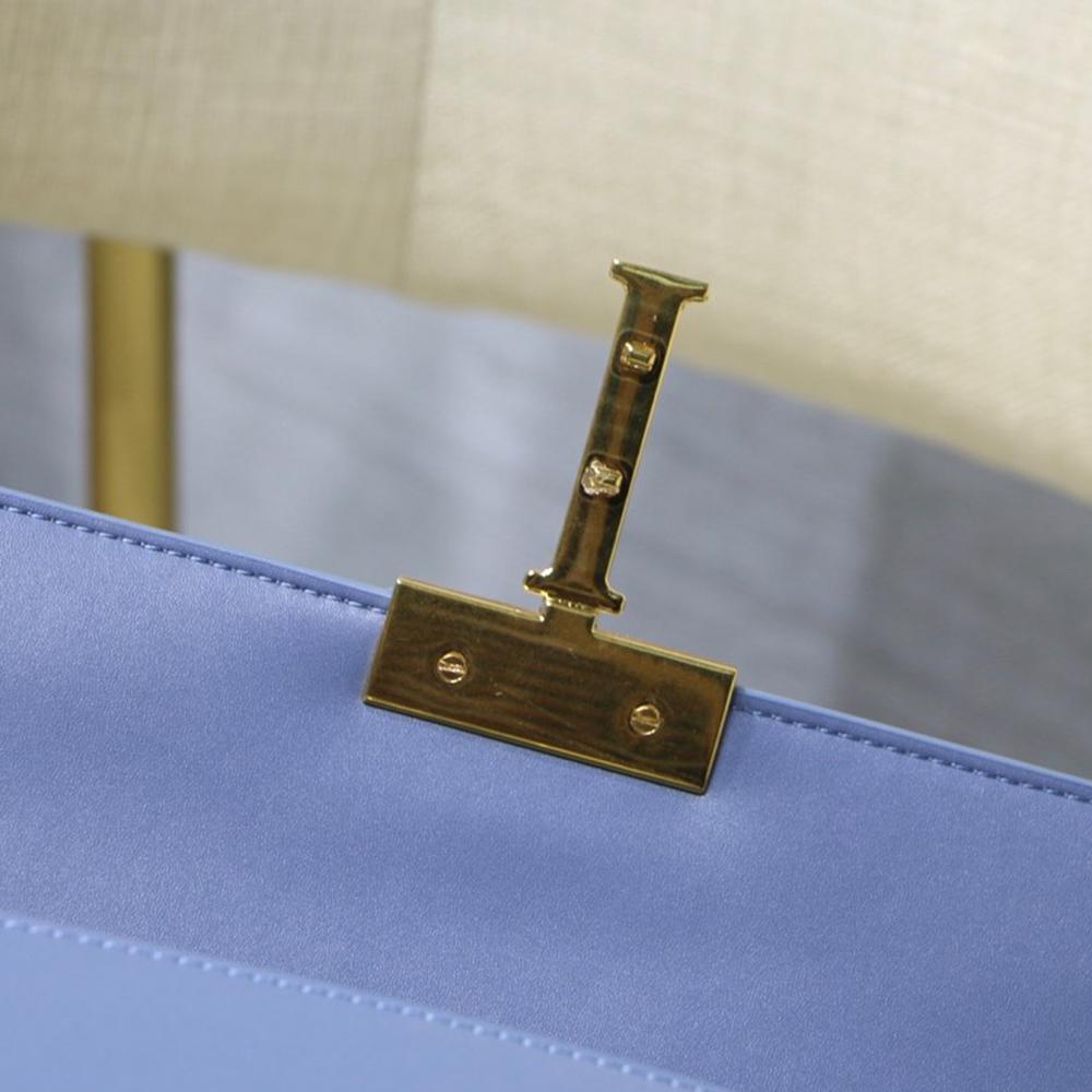 Dior 30 Montaigne Pouch