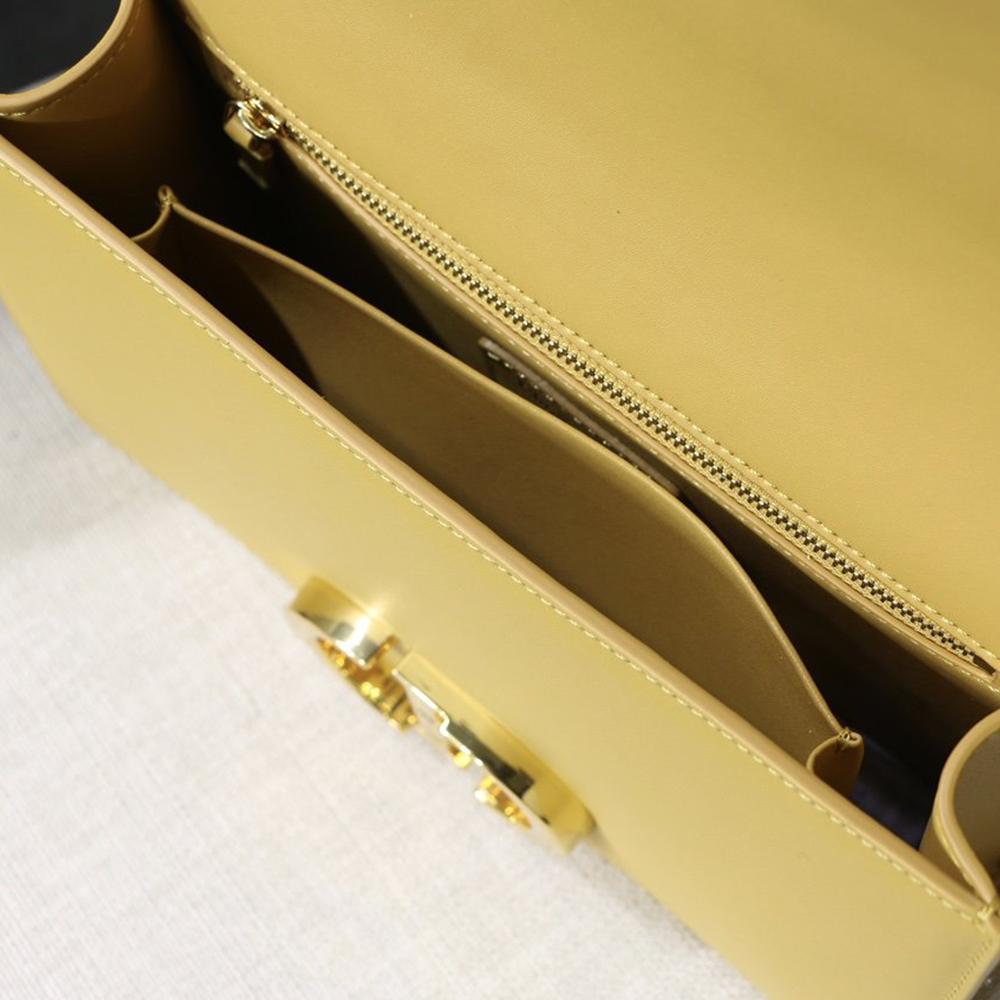 Dior 30 Montaigne Pouch