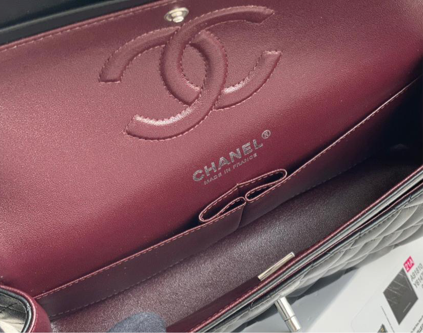 Chanel timeless classic Flap bag lambskin