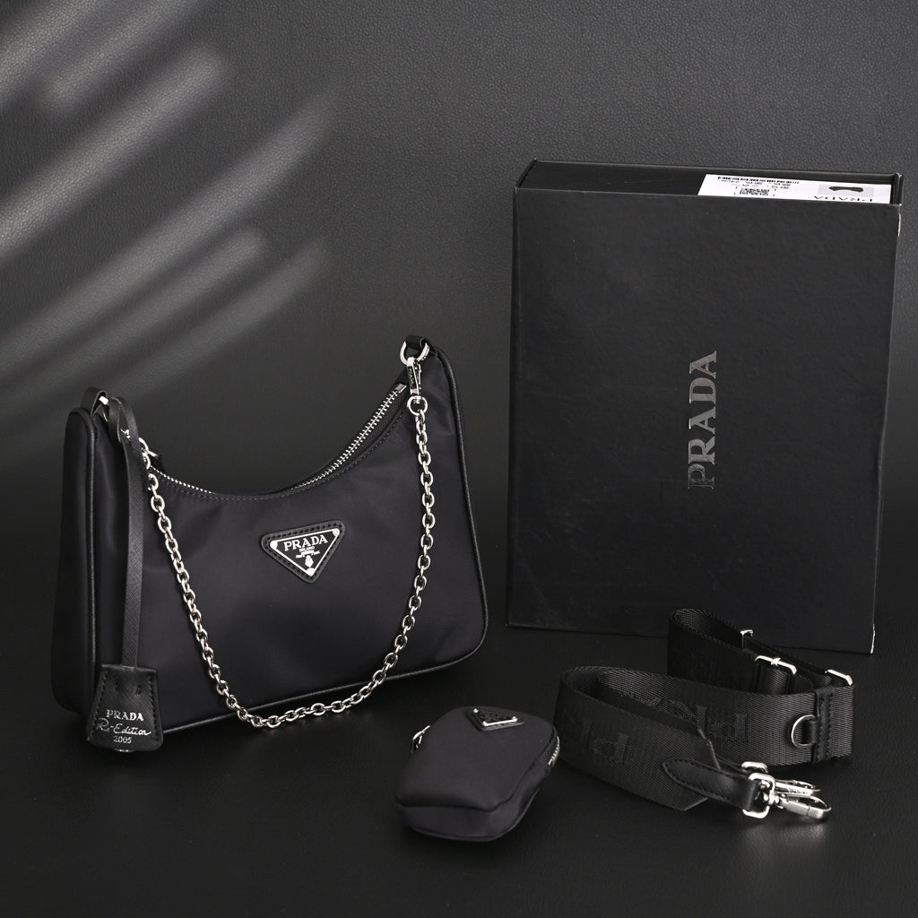 Prada Re-Edition 2005 Nylon Shoulder Bag – Black