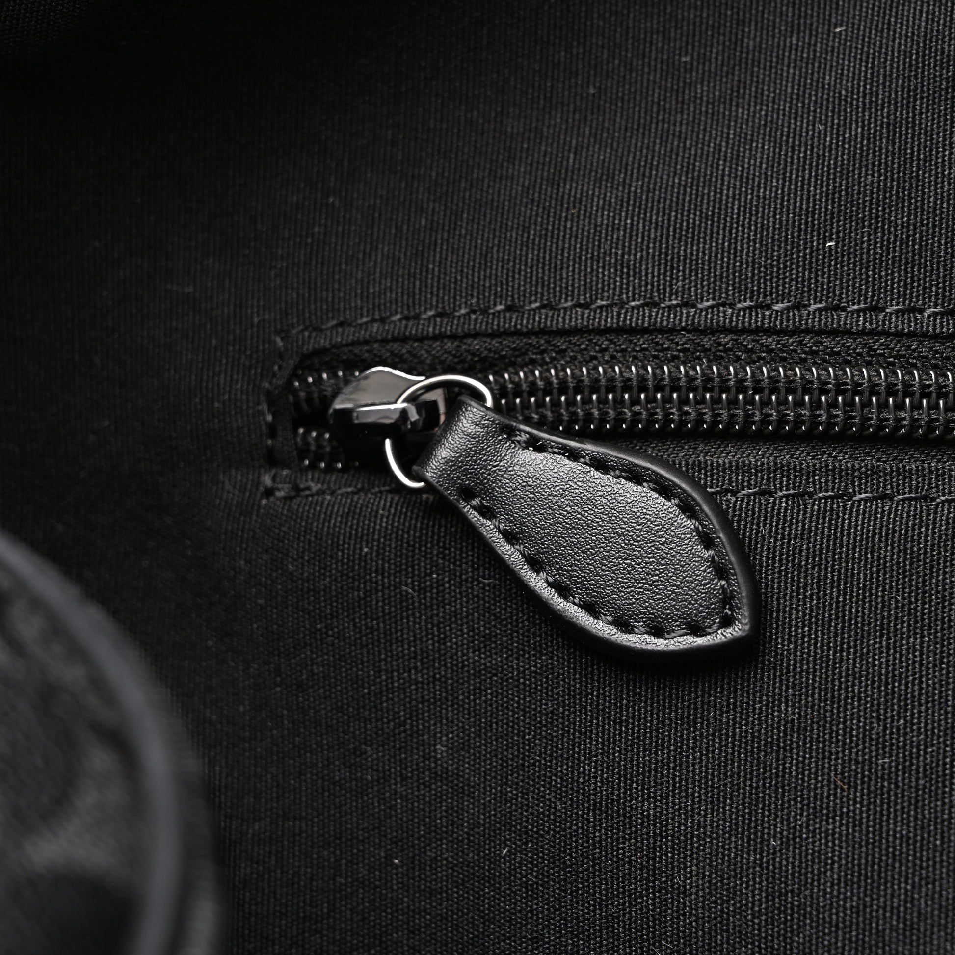 Louis Vuitton Keepall Bandoulière 50 – Damier Graphite Canvas Travel Bag