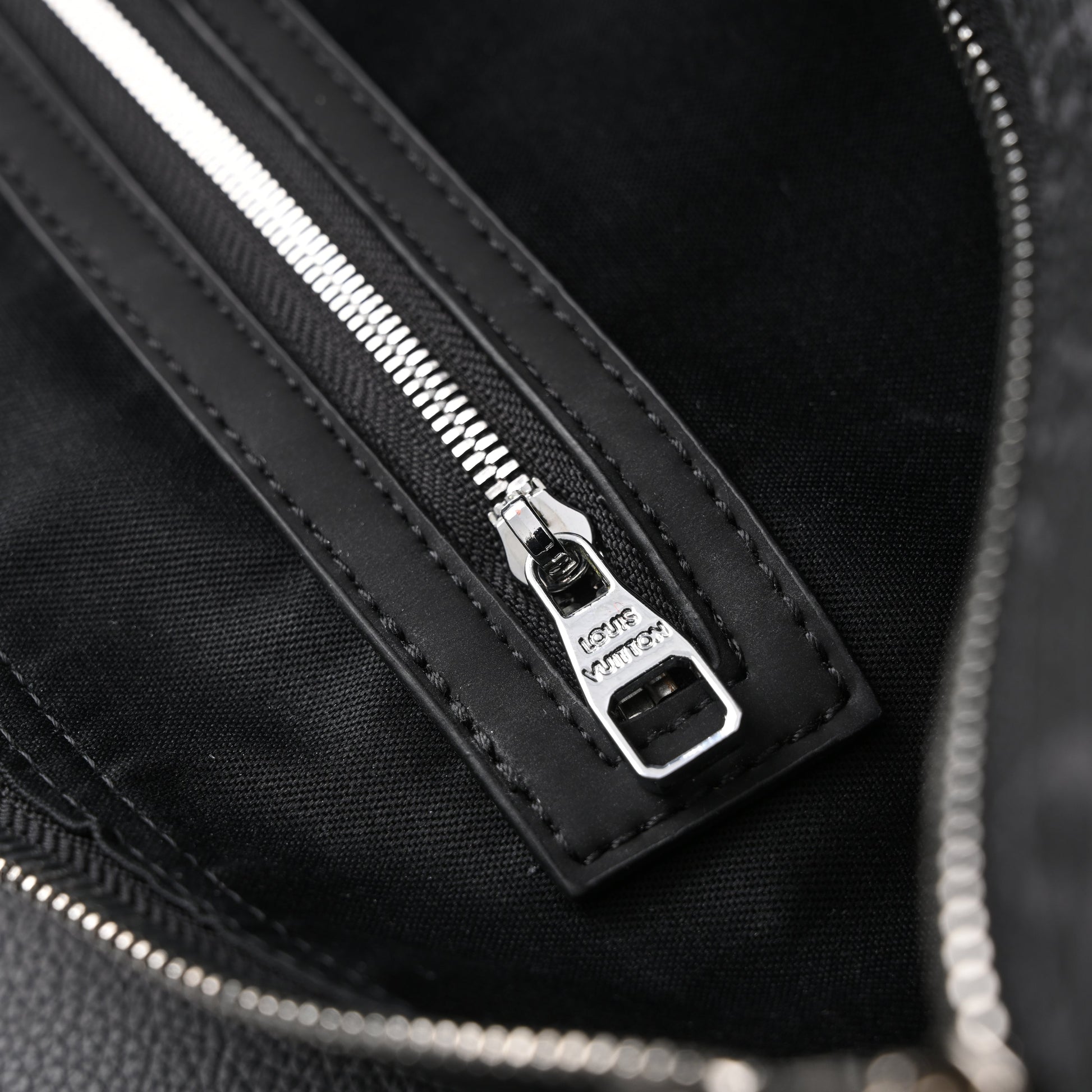 Louis Vuitton Keepall Bandoulière 50 Monogram Eclipse