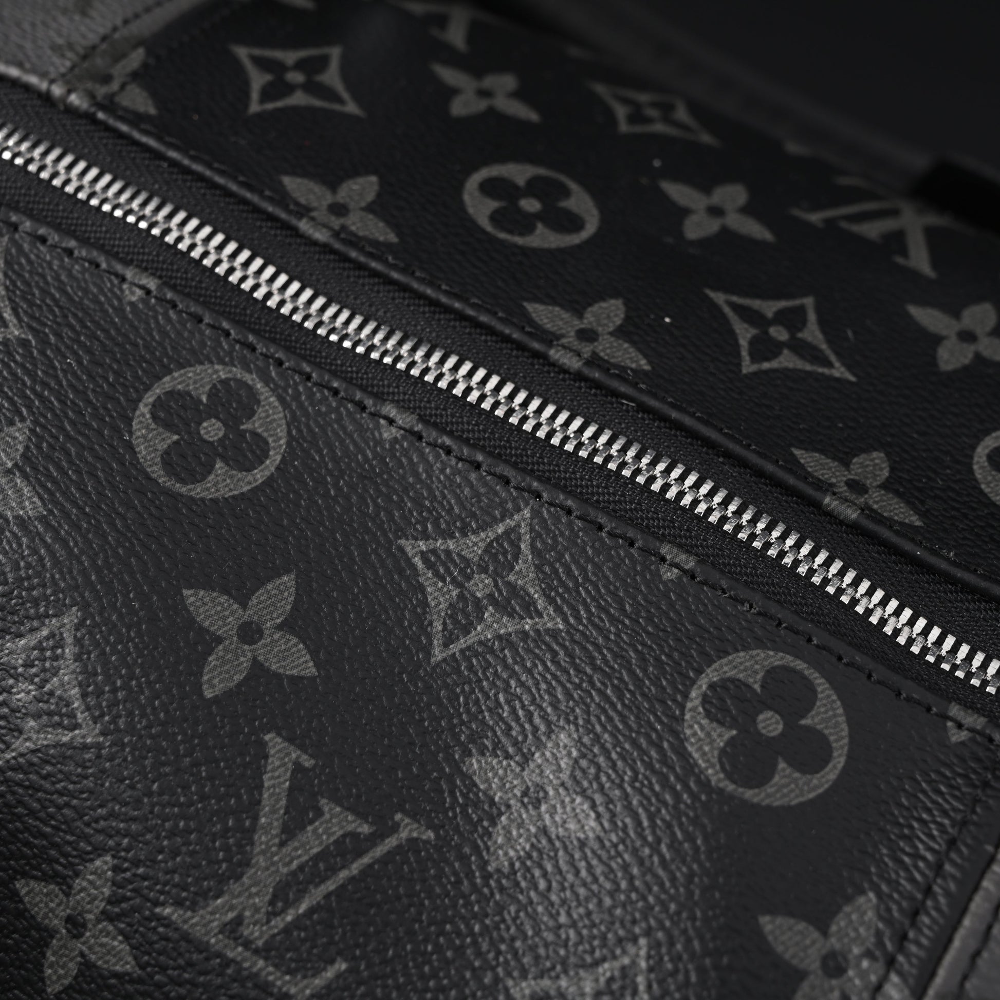 Louis Vuitton Keepall Bandoulière 45 Monogram Eclipse