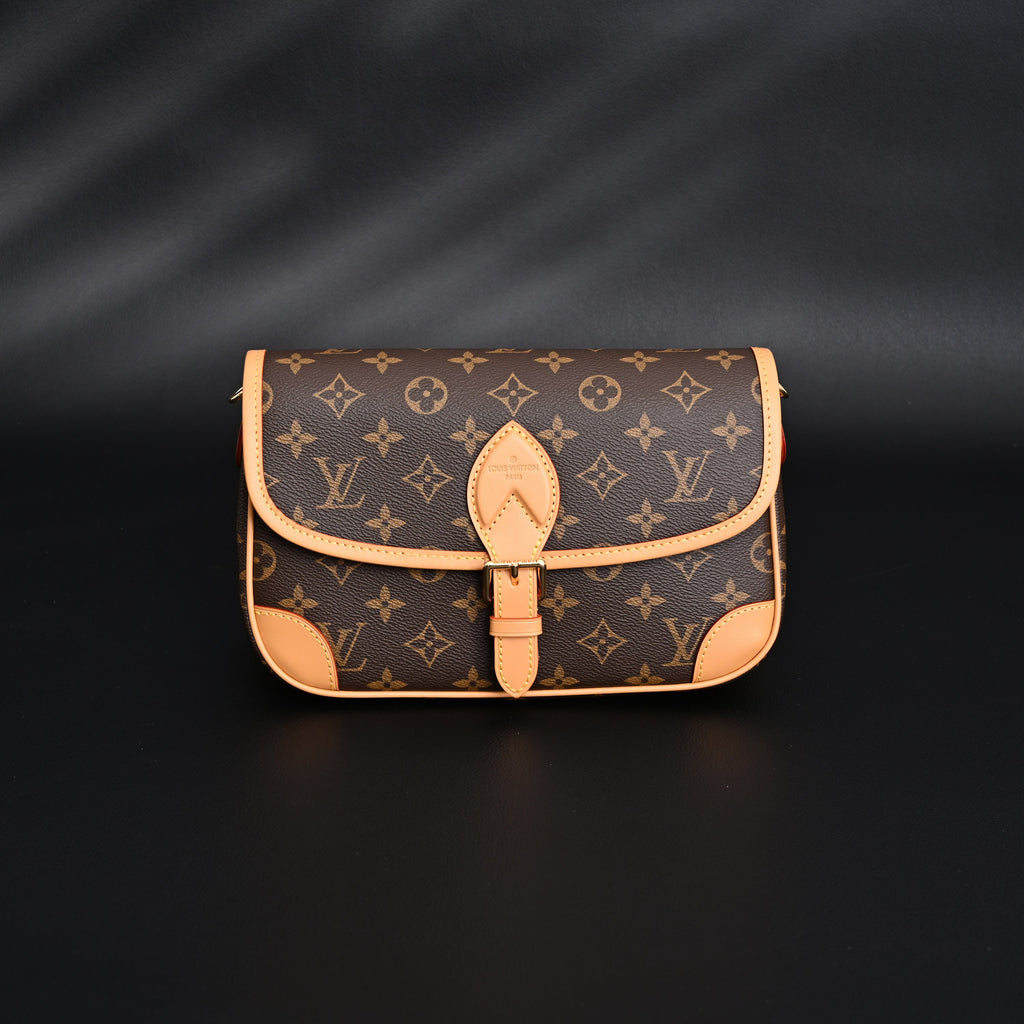 Louis Vuitton Croissant Bag Monogram Canvas