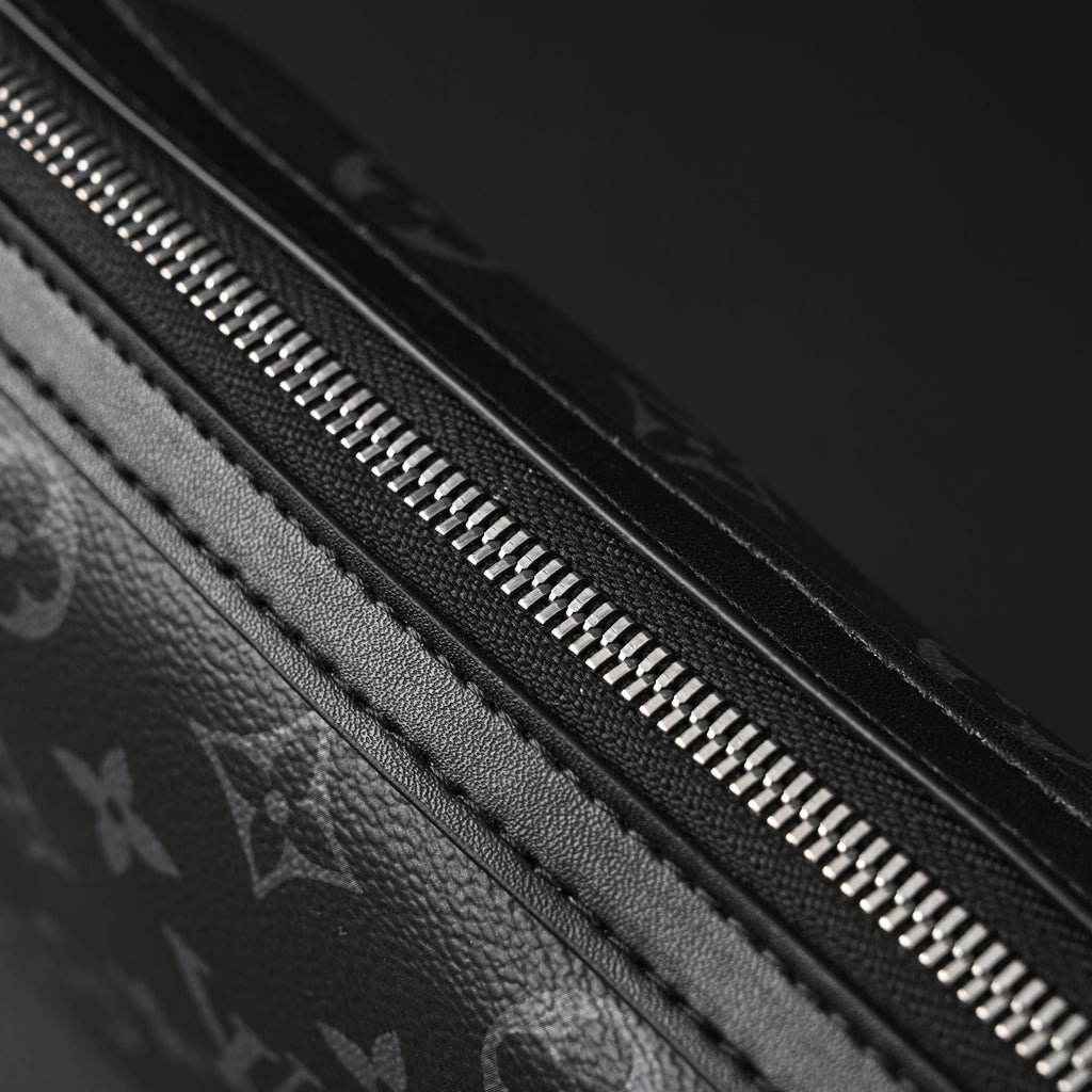 Louis Vuitton Discovery Pochette MM – Monogram Eclipse