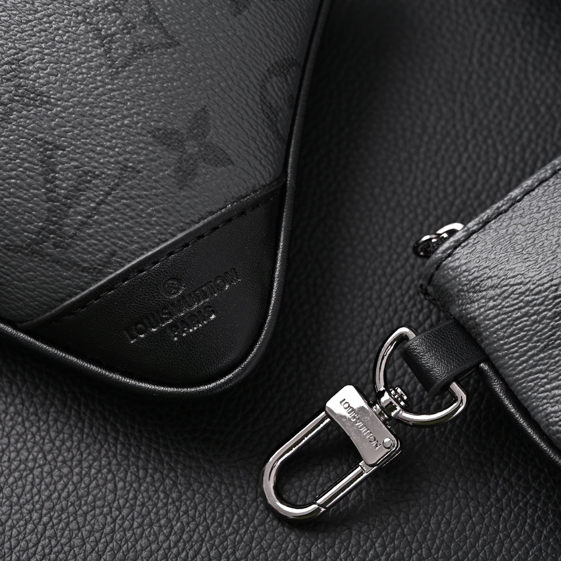 Louis Vuitton Discovery Pochette MM – Monogram Eclipse