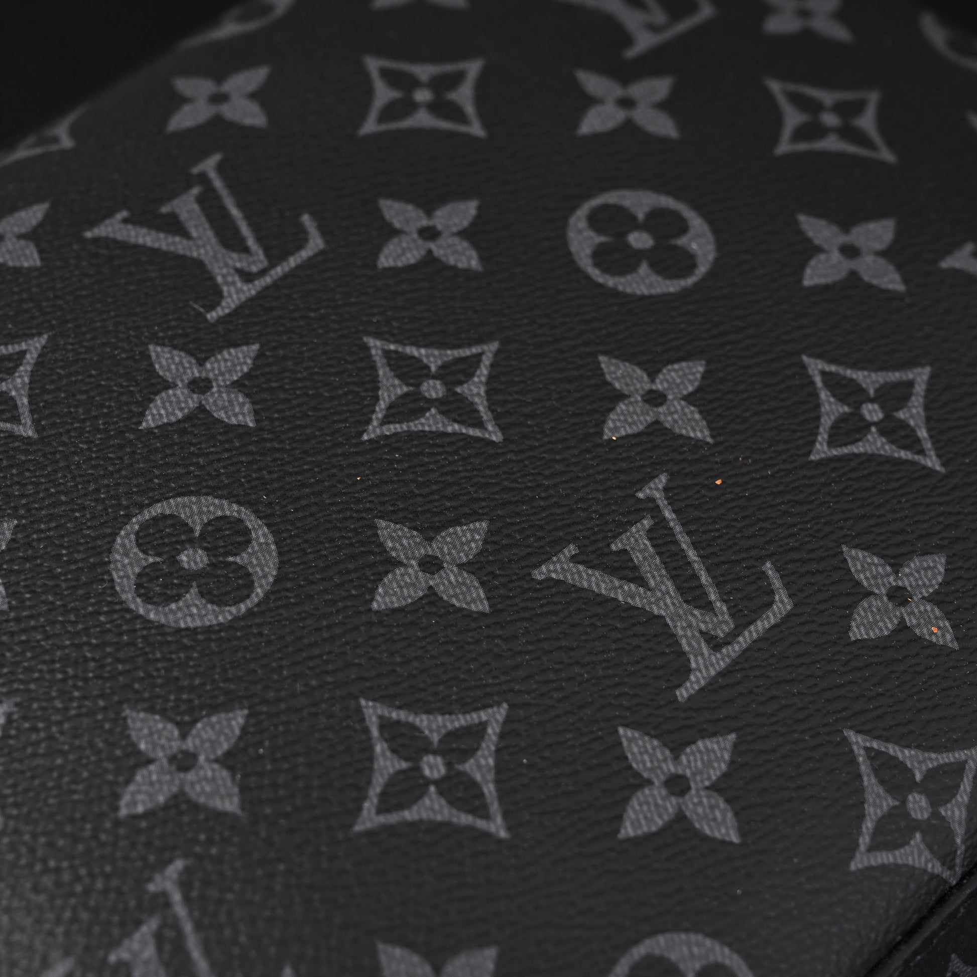 Louis Vuitton Discovery Pochette MM – Monogram Eclipse