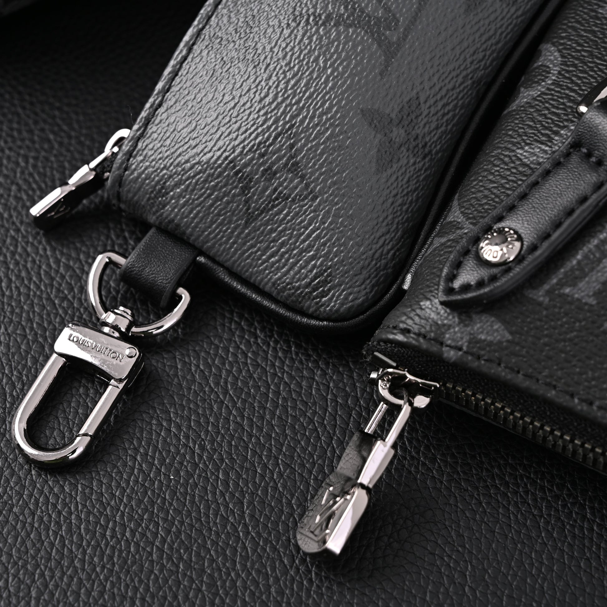 Louis Vuitton Discovery Pochette MM – Monogram Eclipse