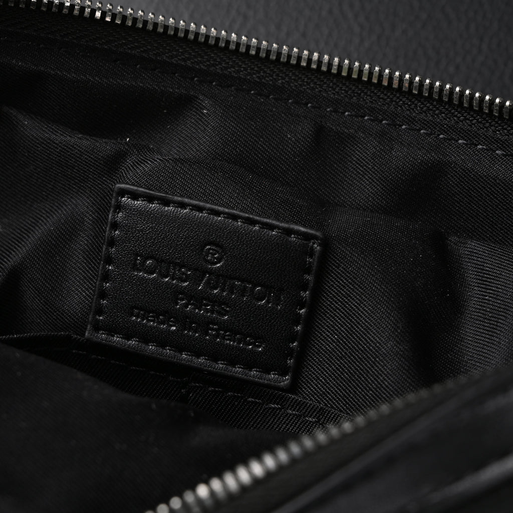 Louis Vuitton Discovery Pochette MM – Monogram Eclipse