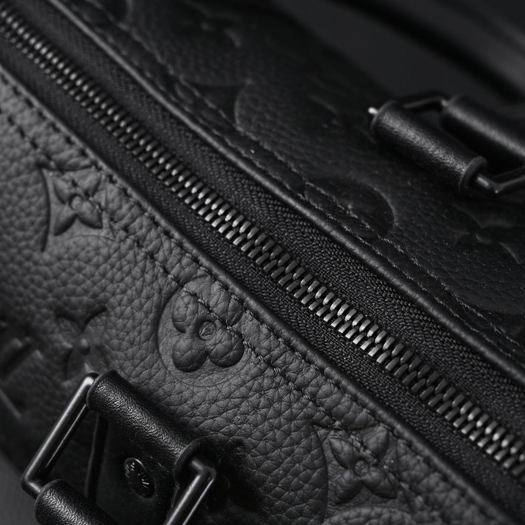 Louis Vuitton Keepall Bandoulière 50 – Monogram Shadow Black Leather