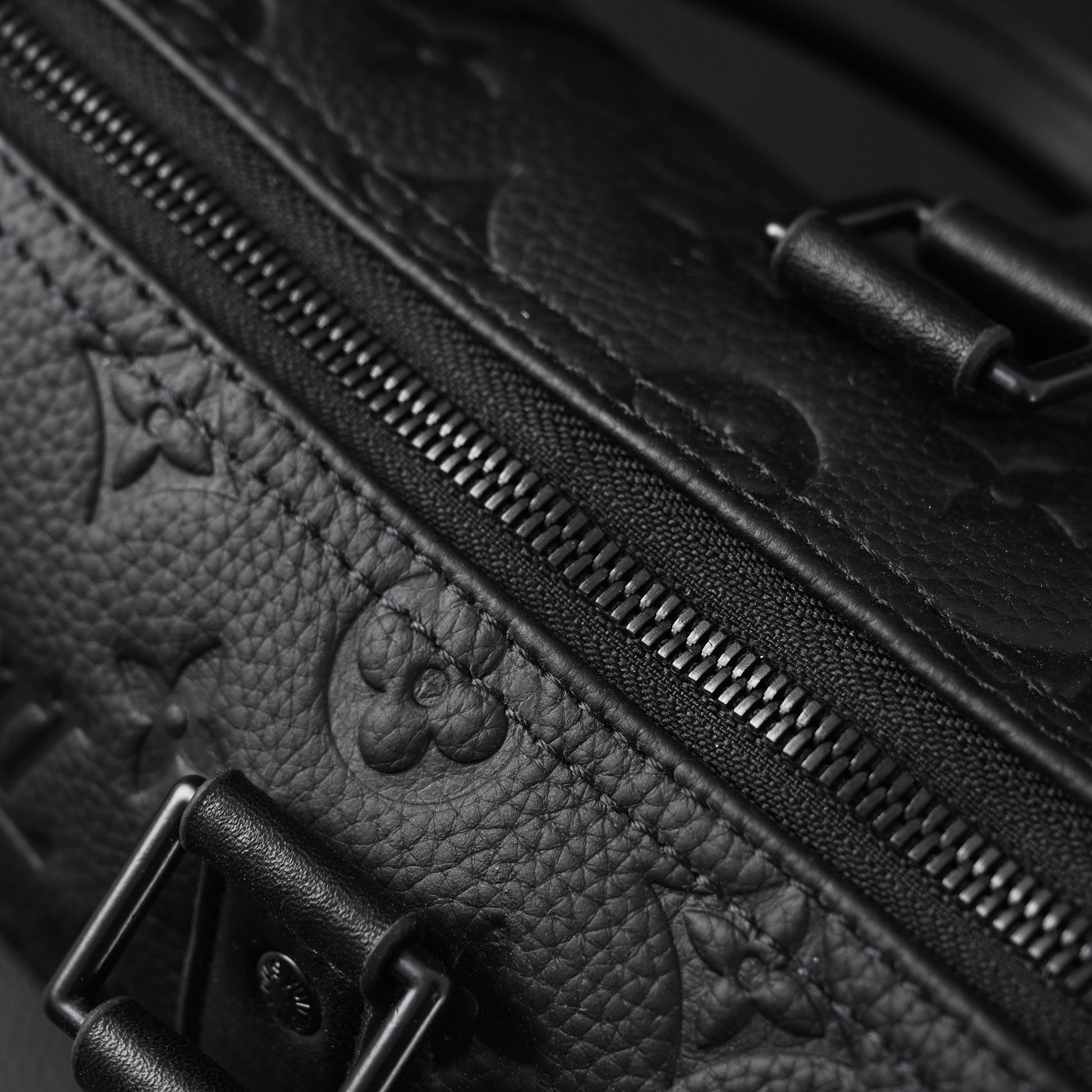 Louis Vuitton Keepall Bandoulière 50 – Monogram Shadow Black Leather