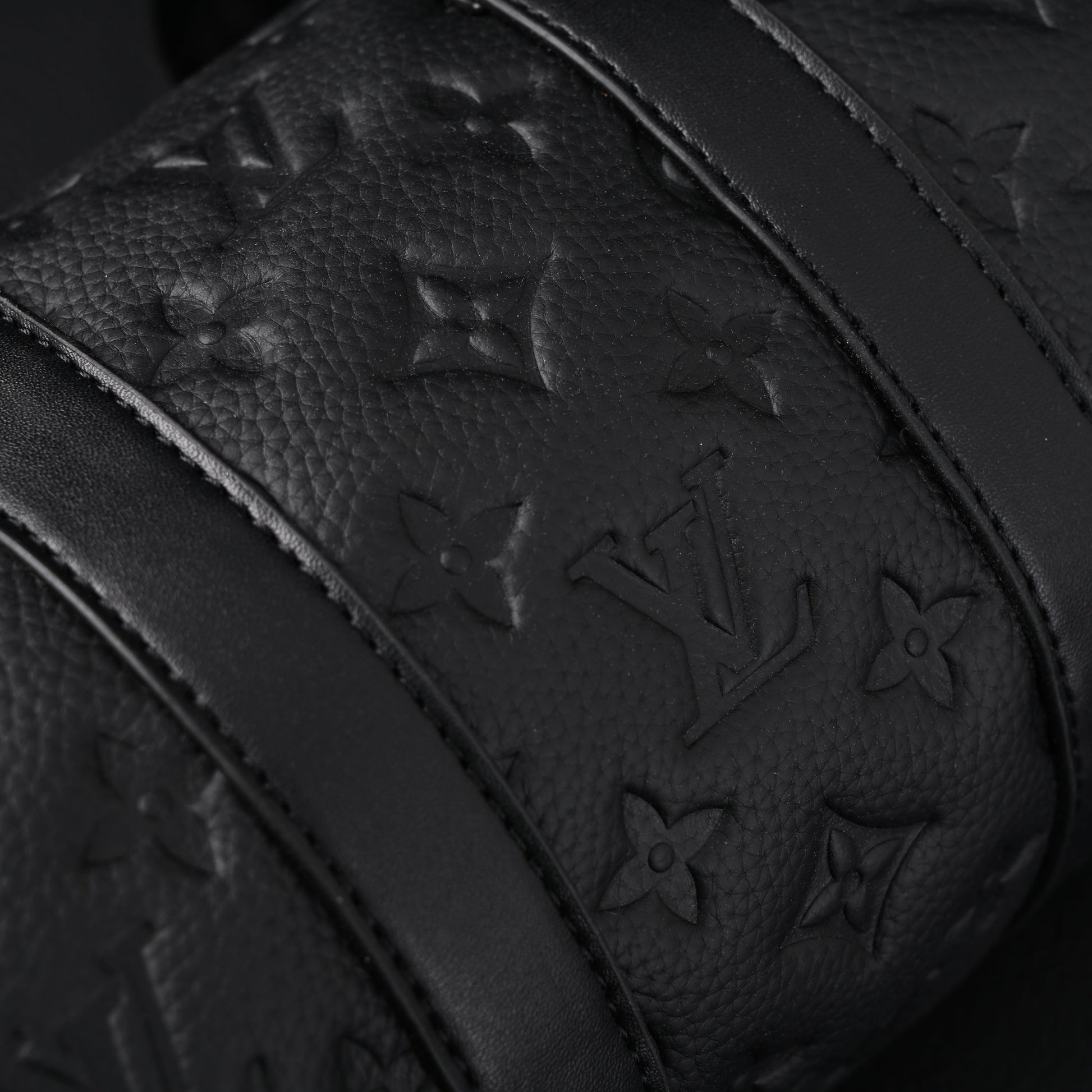 Louis Vuitton Keepall Bandoulière 50 – Monogram Shadow Black Leather