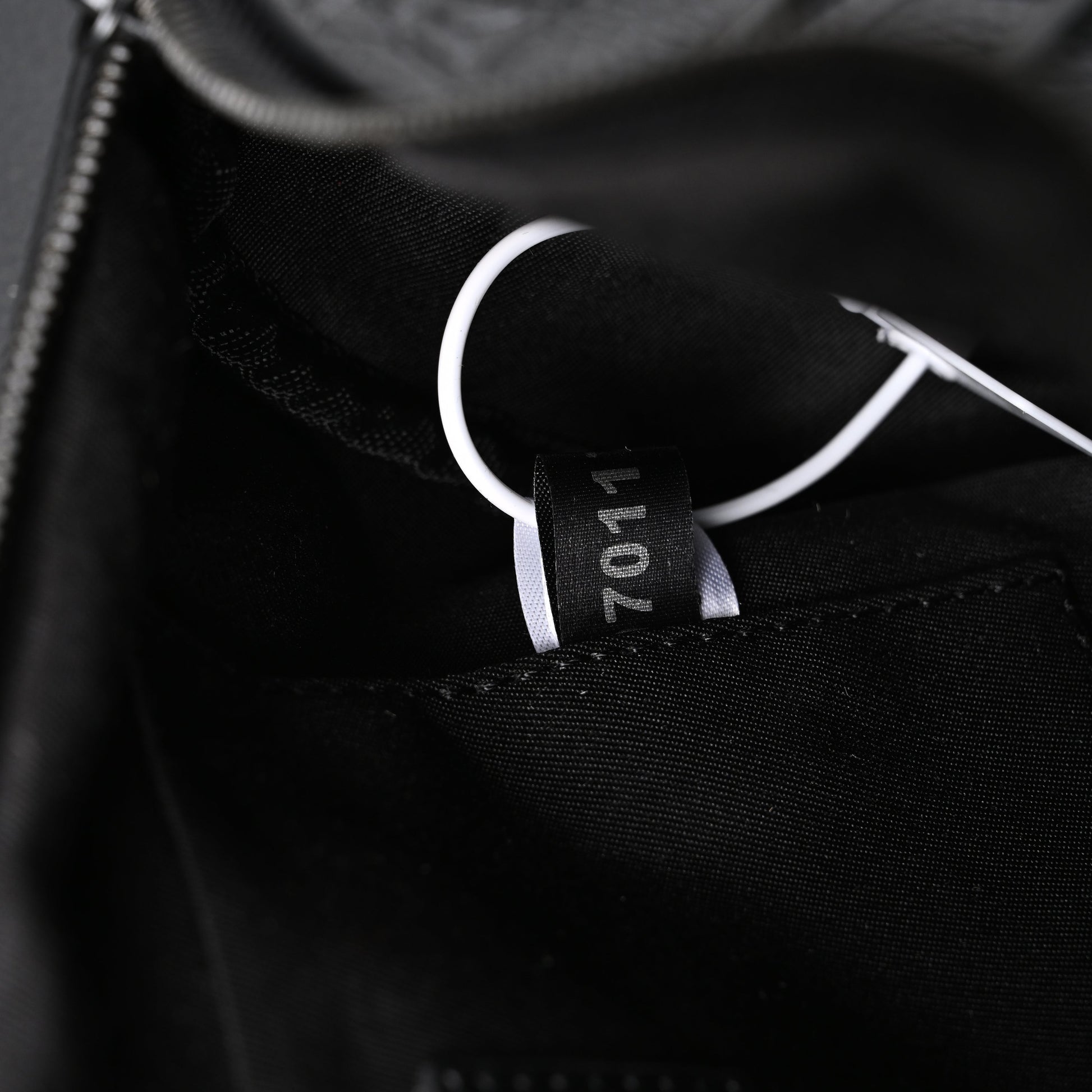 Louis Vuitton Keepall Bandoulière 50 – Monogram Shadow Black Leather