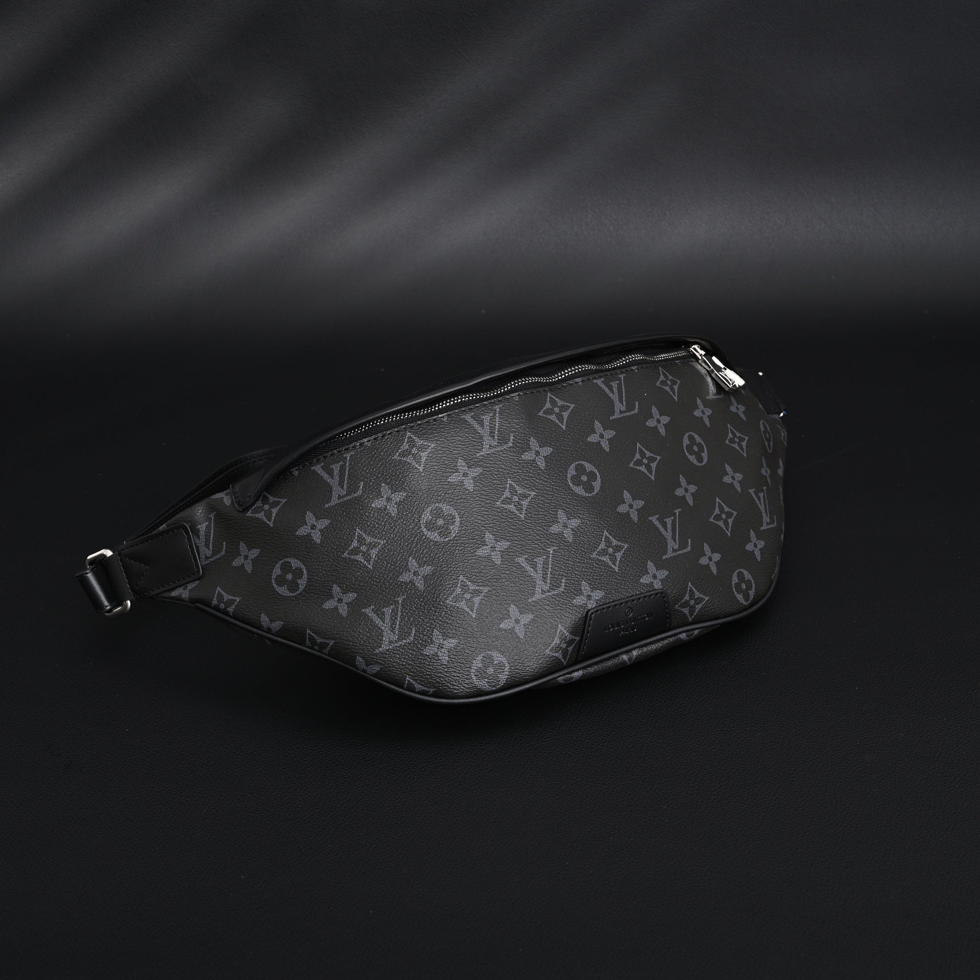 Louis Vuitton Discovery Bumbag – Monogram Eclipse