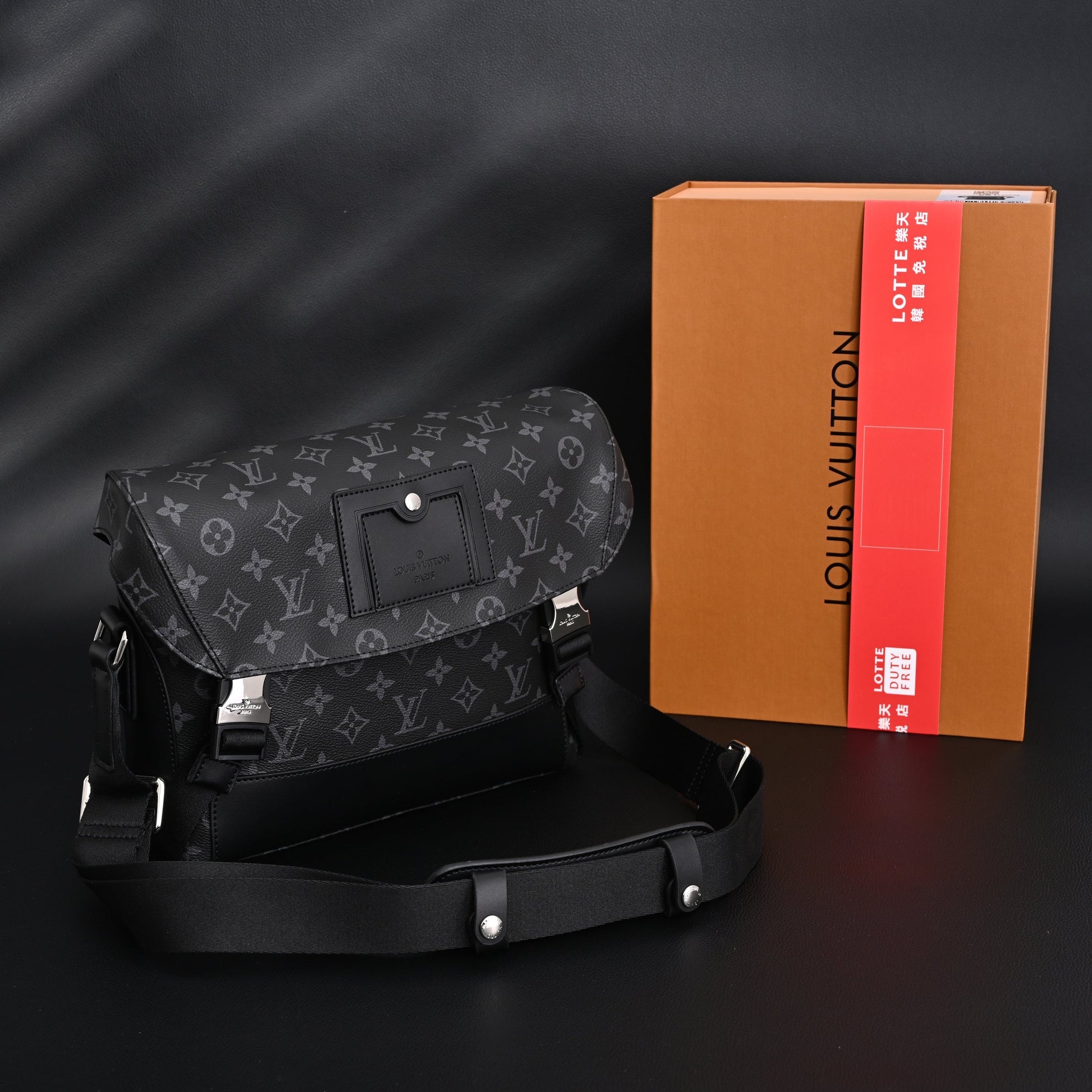 Louis Vuitton Messenger Bag – Monogram Eclipse Canvas