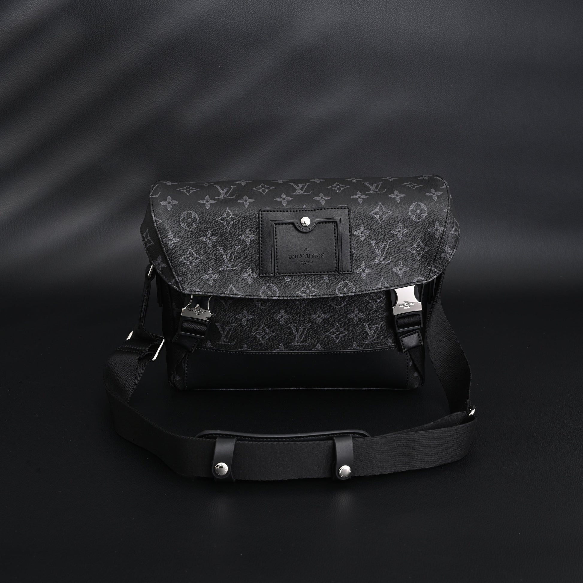 Louis Vuitton Messenger Bag – Monogram Eclipse Canvas