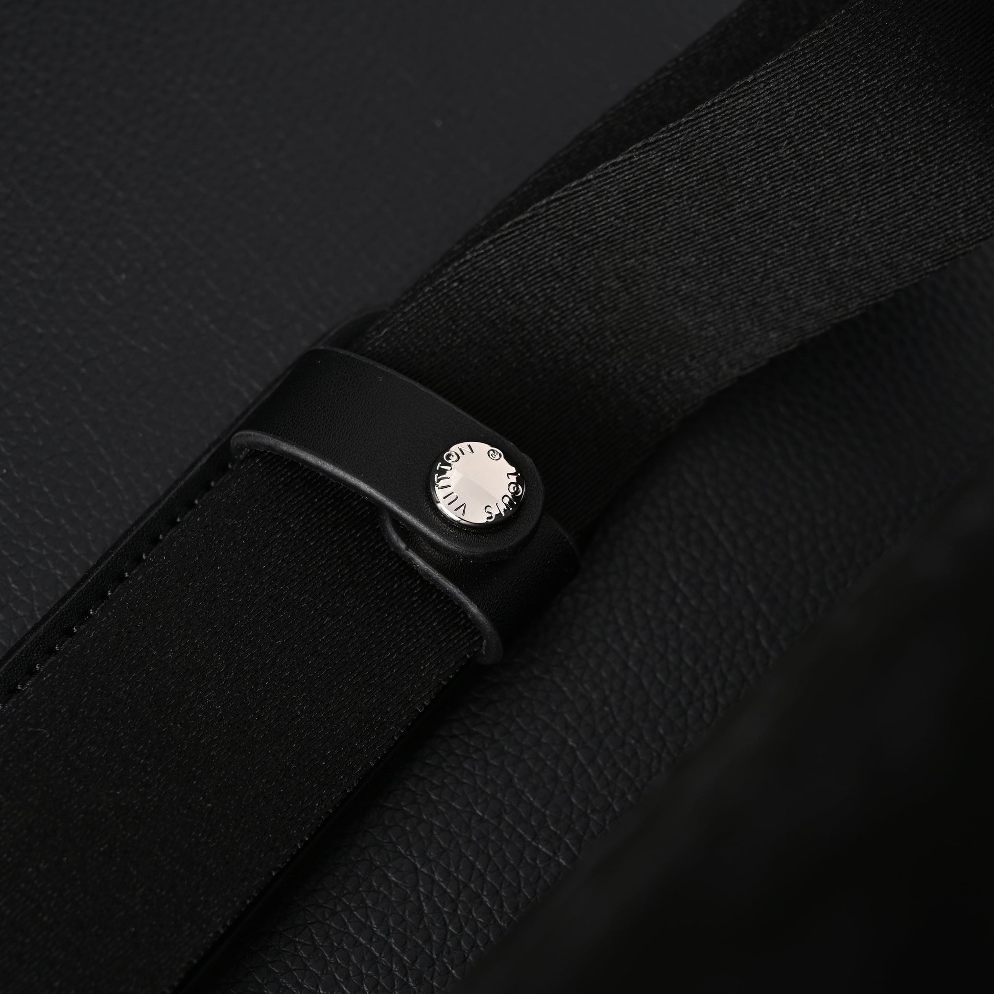 Louis Vuitton Messenger Bag – Monogram Eclipse Canvas