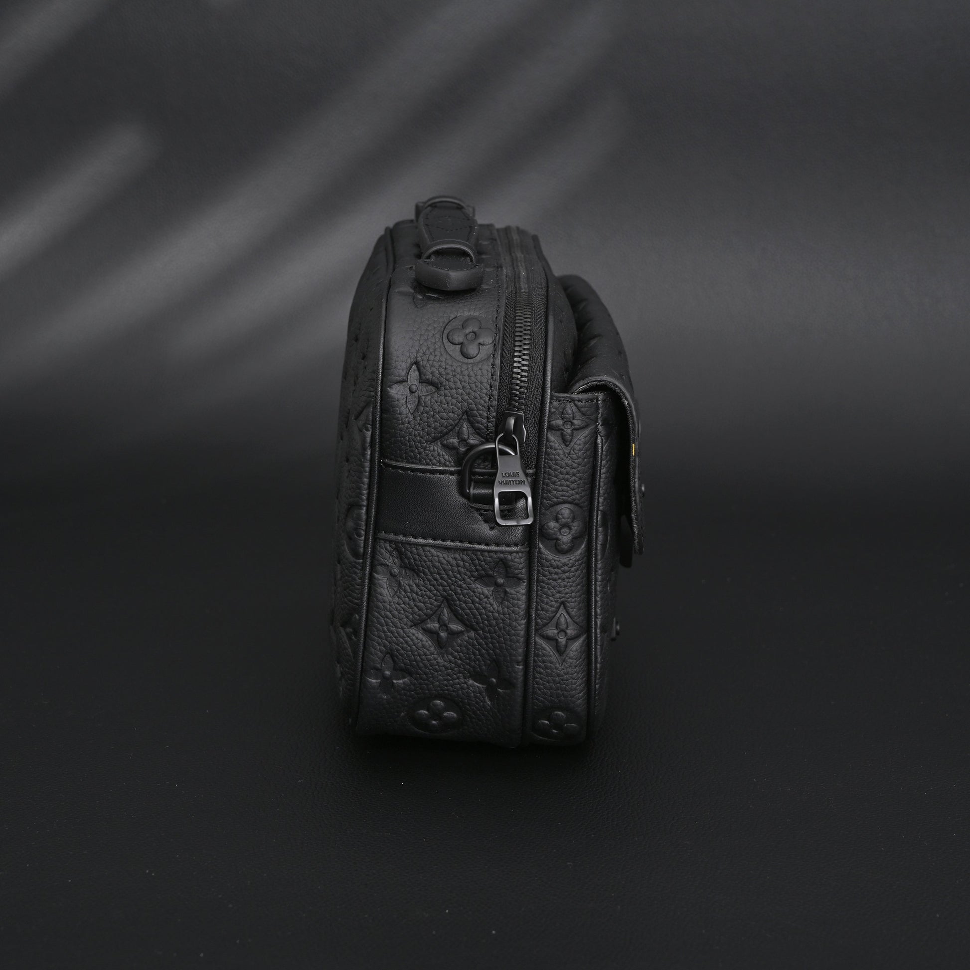 Louis Vuitton Capucines BB Top Handle Bag – Black Taurillon Leather