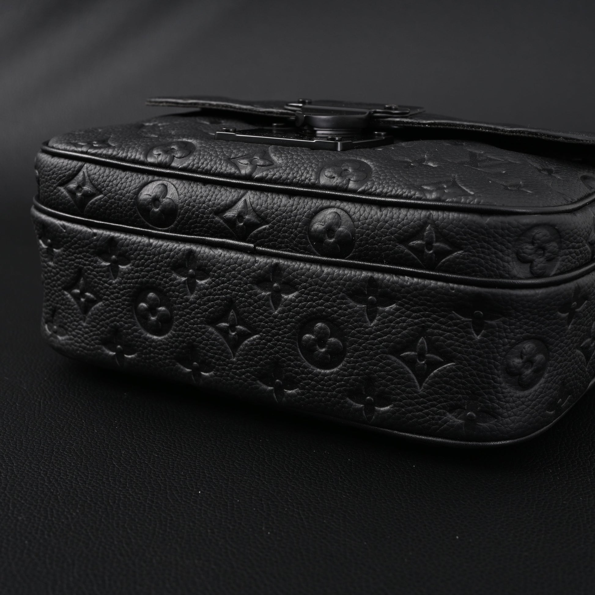 Louis Vuitton Capucines BB Top Handle Bag – Black Taurillon Leather