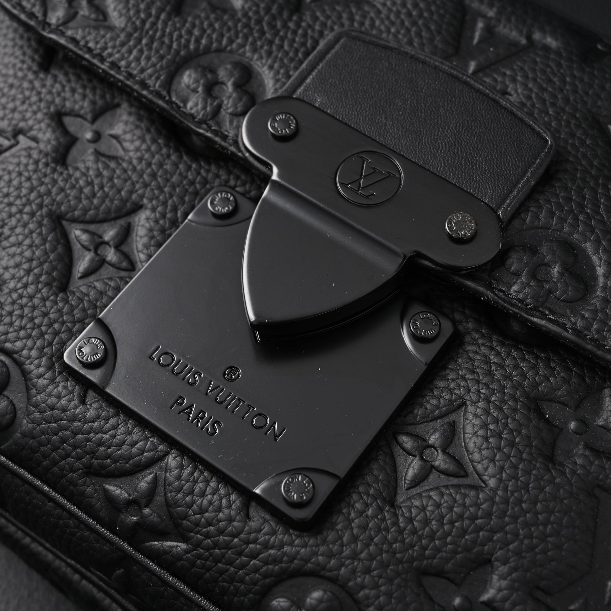 Louis Vuitton Capucines BB Top Handle Bag – Black Taurillon Leather