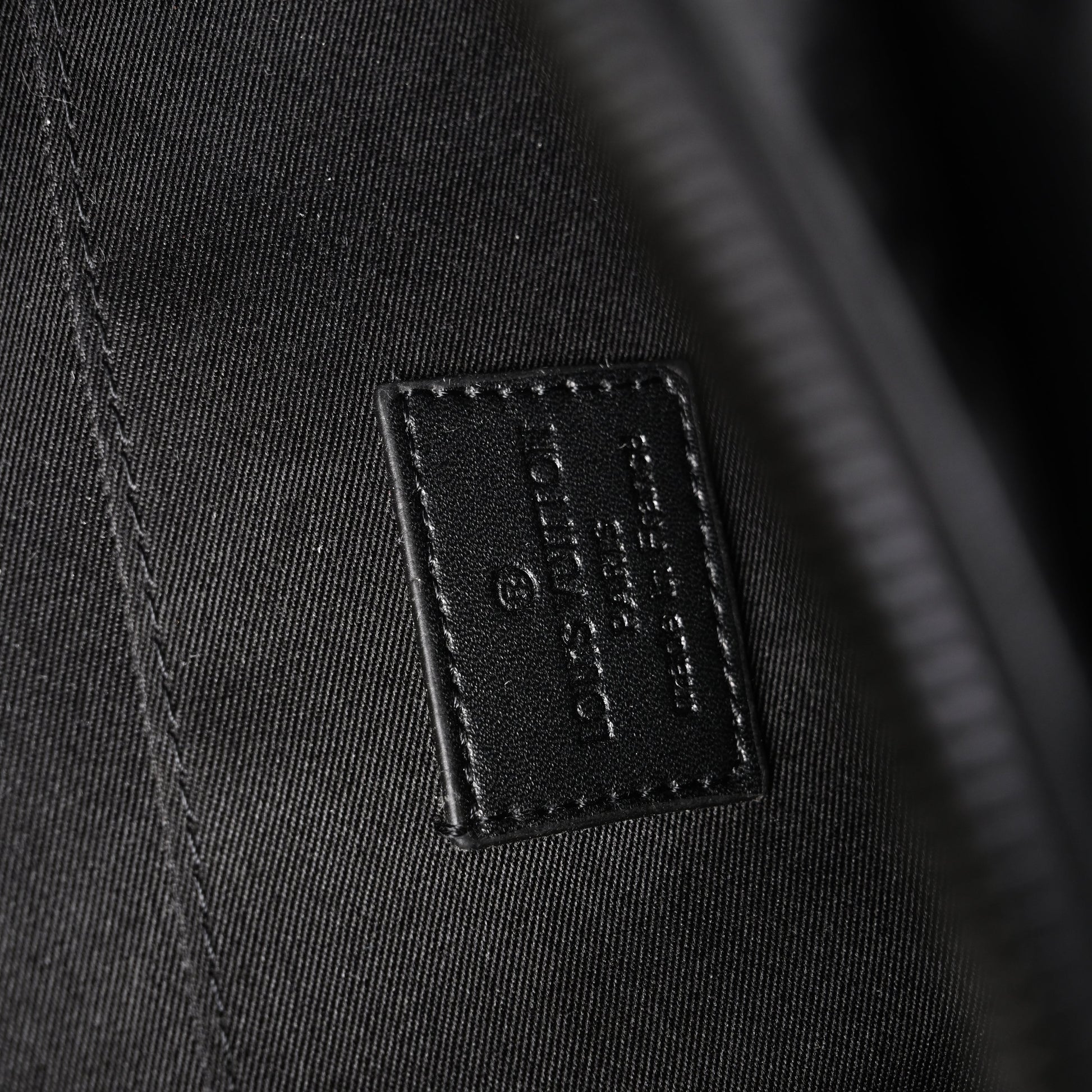 Louis Vuitton Capucines BB Top Handle Bag – Black Taurillon Leather