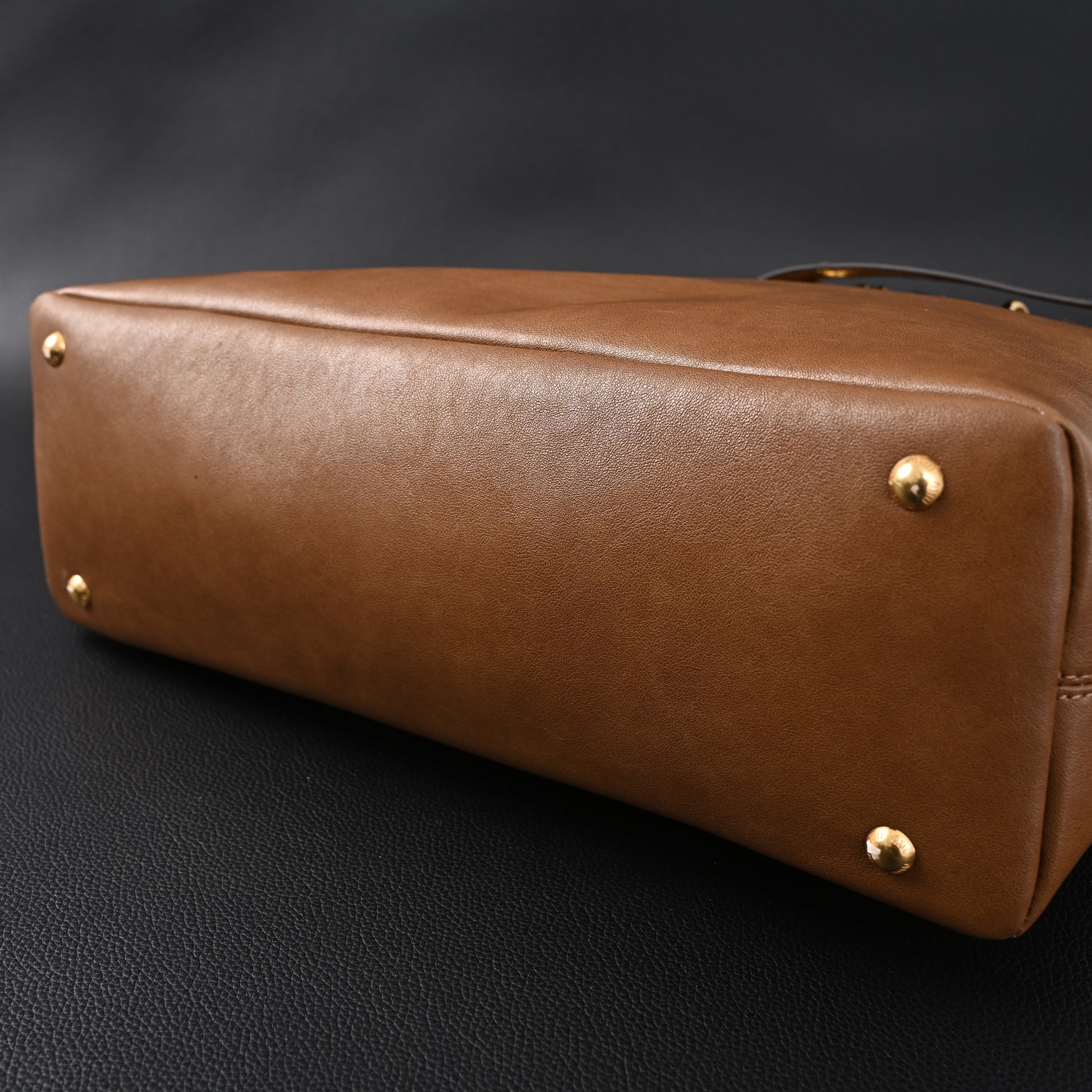 Miu Miu Leather Tote Bag – Elegant Caramel Brown