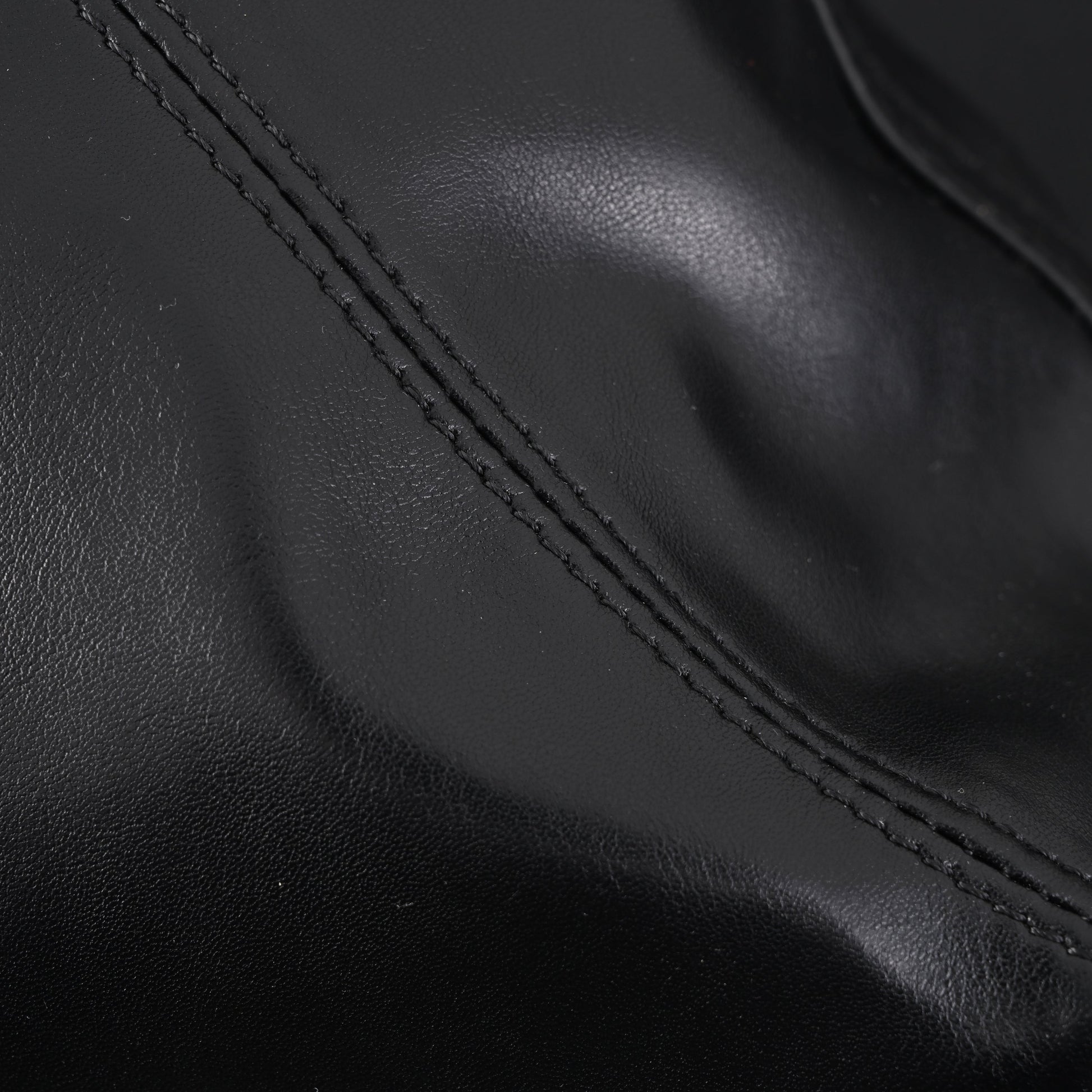 Louis Vuitton Black Mahina Leather Hobo Shoulder Bag