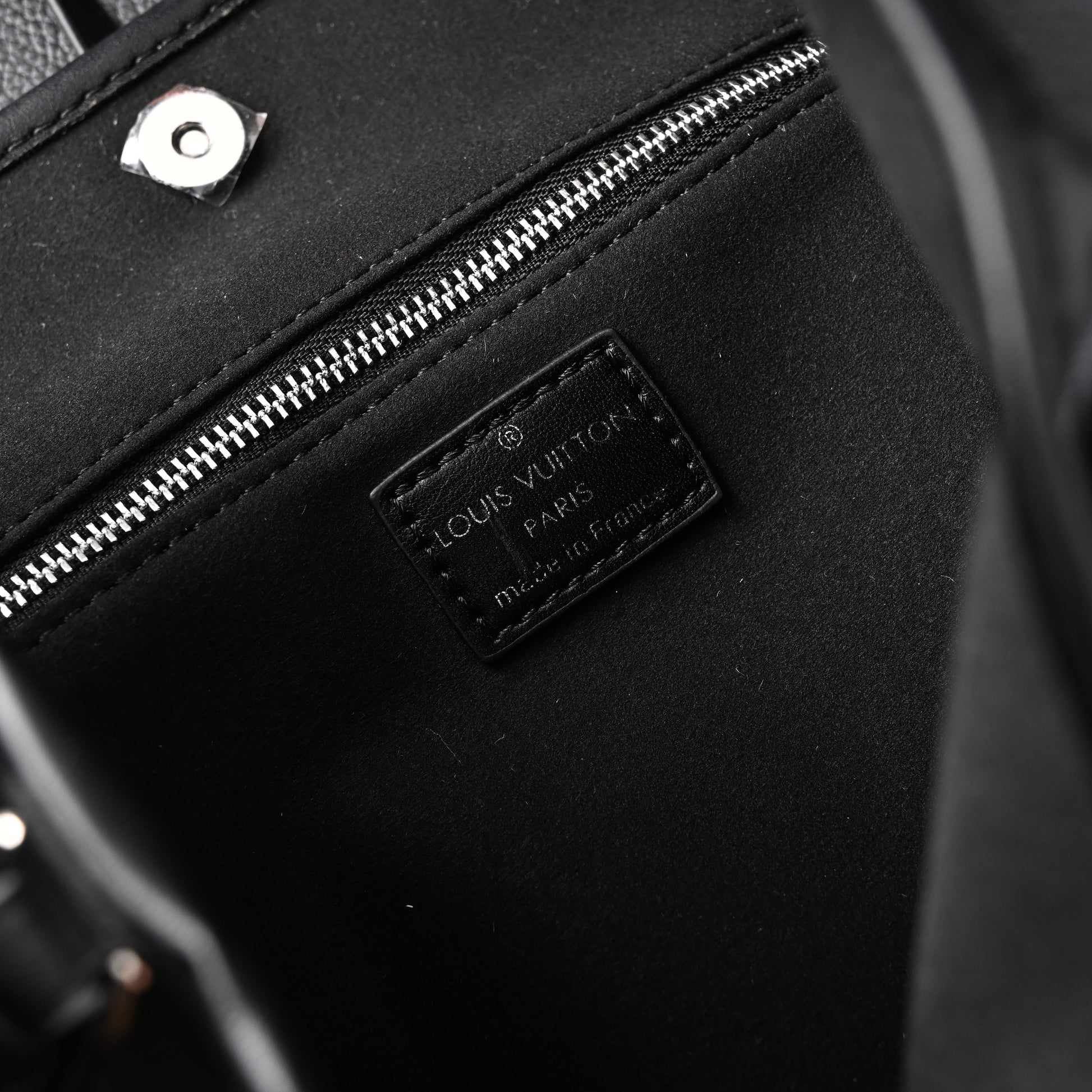 Louis Vuitton Black Mahina Leather Hobo Shoulder Bag