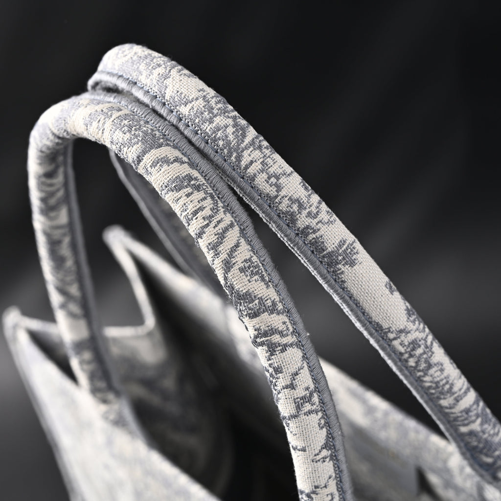 Christian Dior Large Book Tote – Toile de Jouy Embroidery