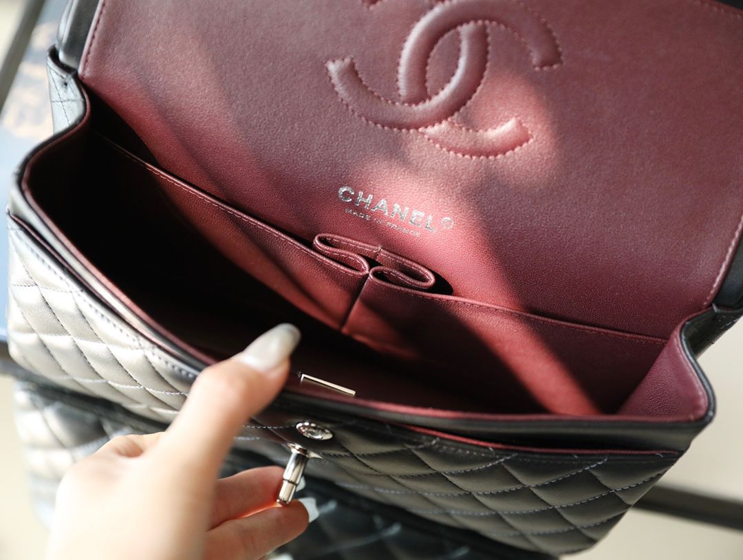 Chanel timeless classic Flap bag silver hardware