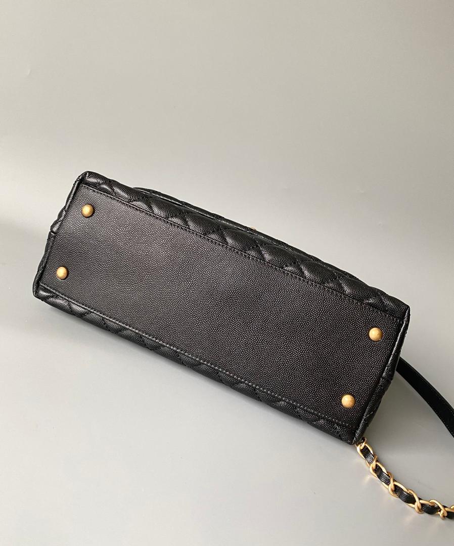 Chanel medium flap Bag black With Coco Handle