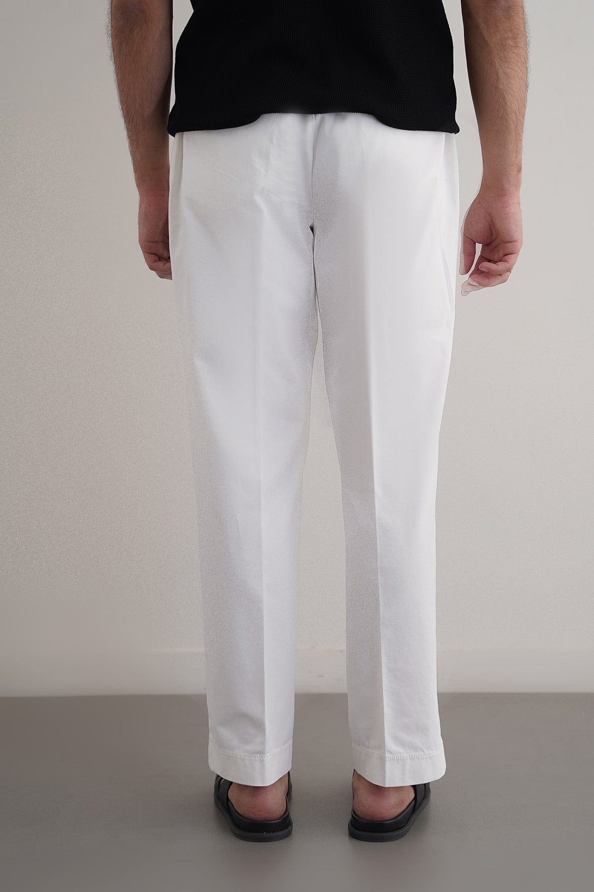 Off White Regular Fit Pleated Pants with Elastic Waistband