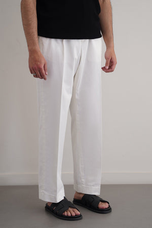 Off White Regular Fit Pleated Pants with Elastic Waistband