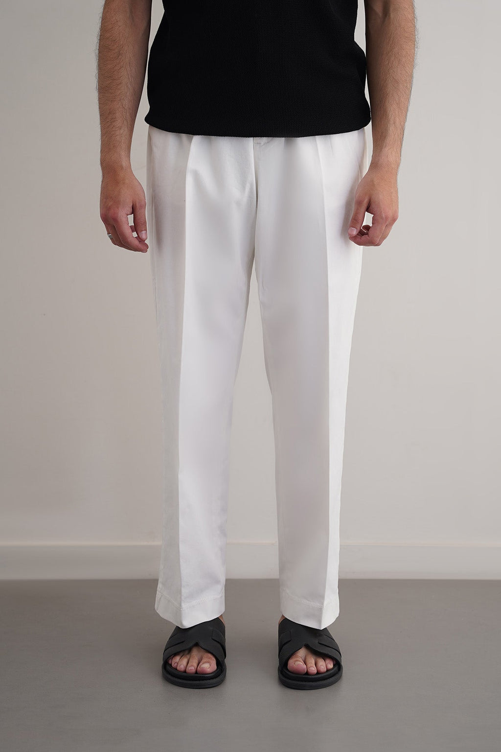Off White Regular Fit Pleated Pants with Elastic Waistband – Cool Havn
