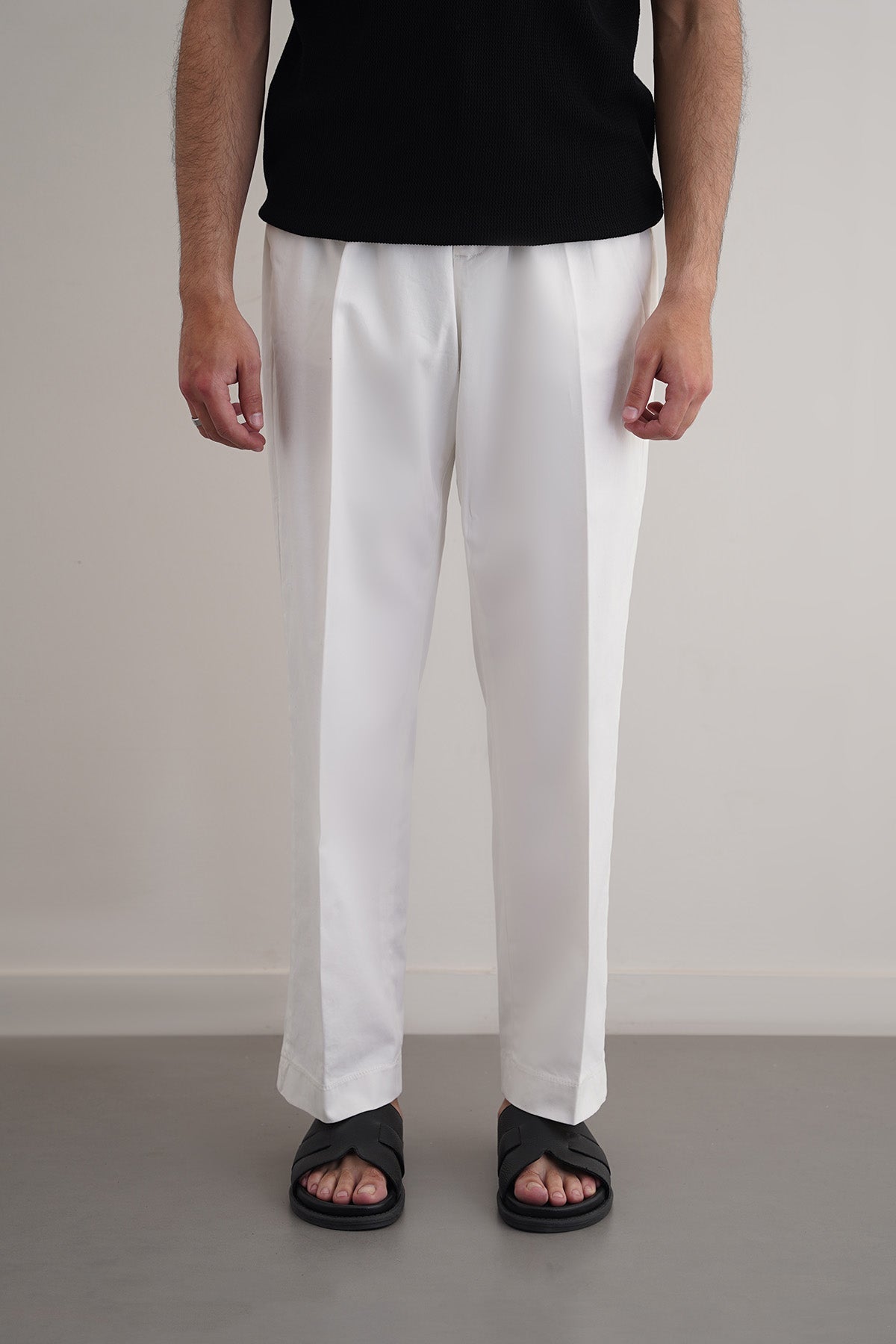 Off White Regular Fit Pleated Pants with Elastic Waistband