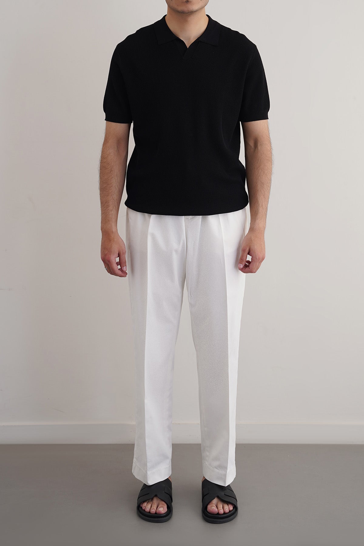 Off White Regular Fit Pleated Pants with Elastic Waistband