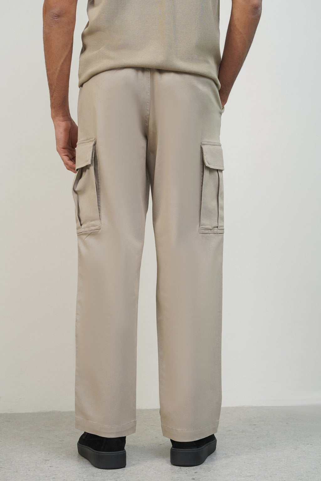 Beige Relaxed Fit Cargo Pants with Six Pockets – Cool Havn
