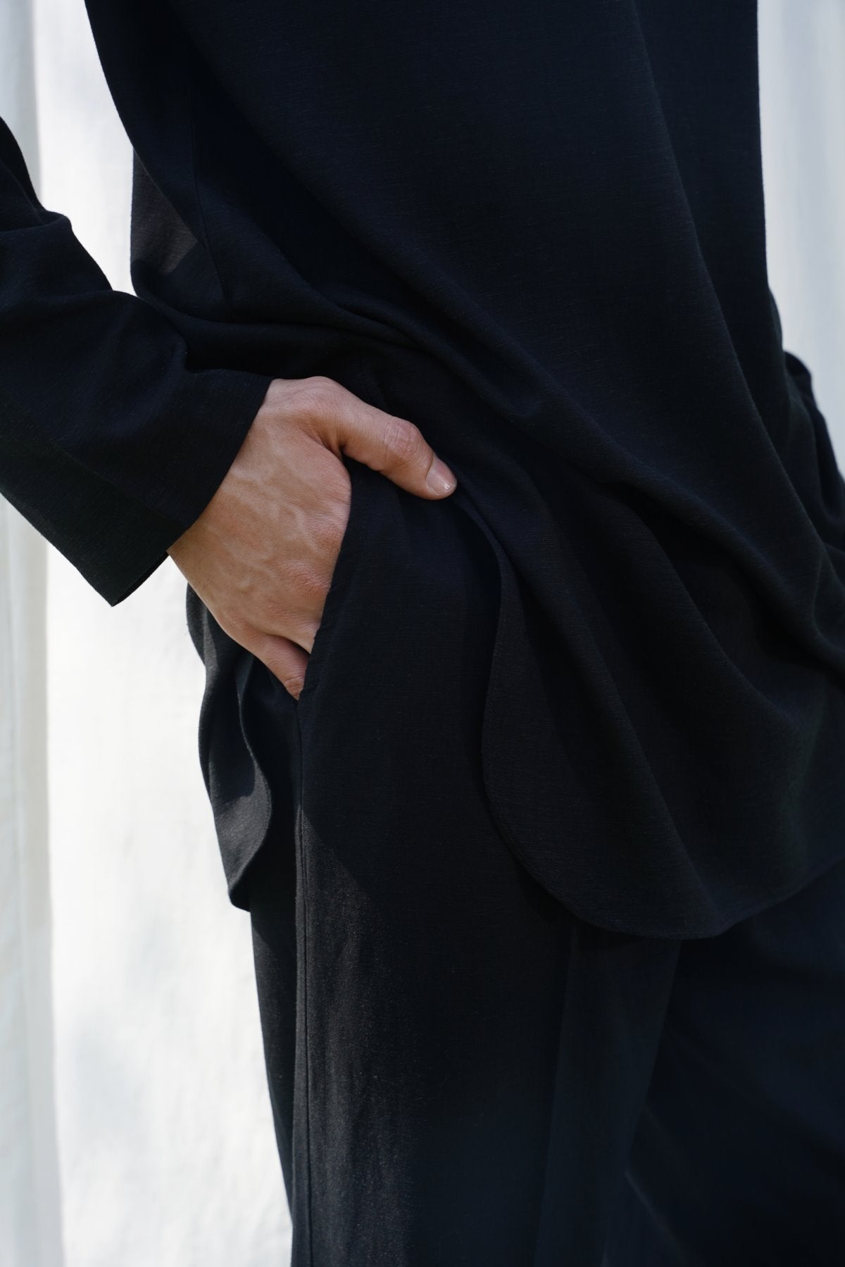 Black Relaxed Fit Trousers with Cross Pockets and Pleats - Regular Hand Feel
