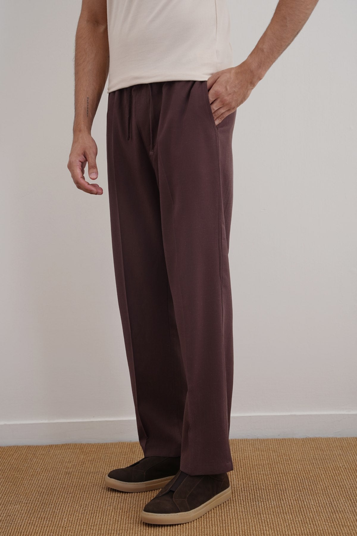 Coffee Relaxed Fit Trousers with Cross Pockets and Pleats