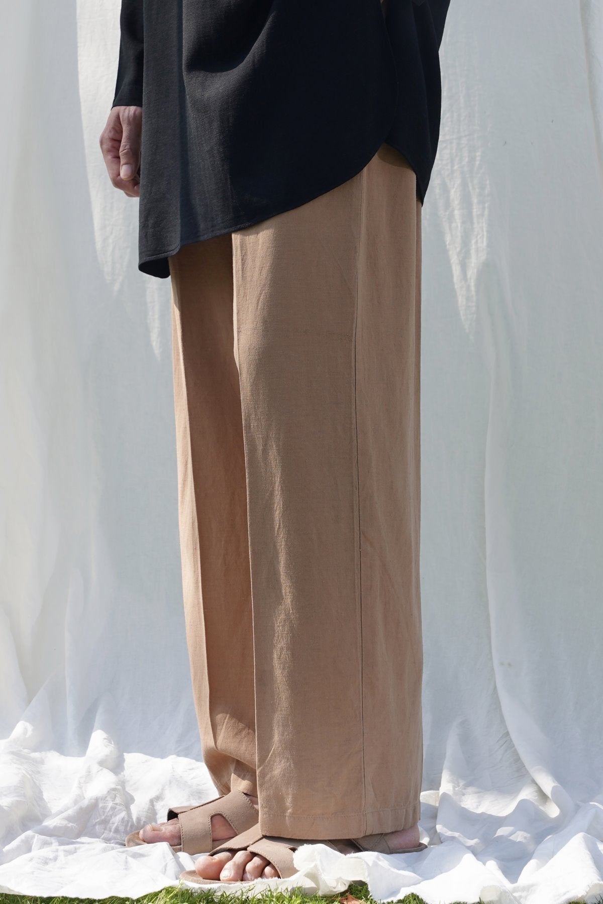 Khaki Relaxed Fit Trousers with Cross Pockets and Pleats