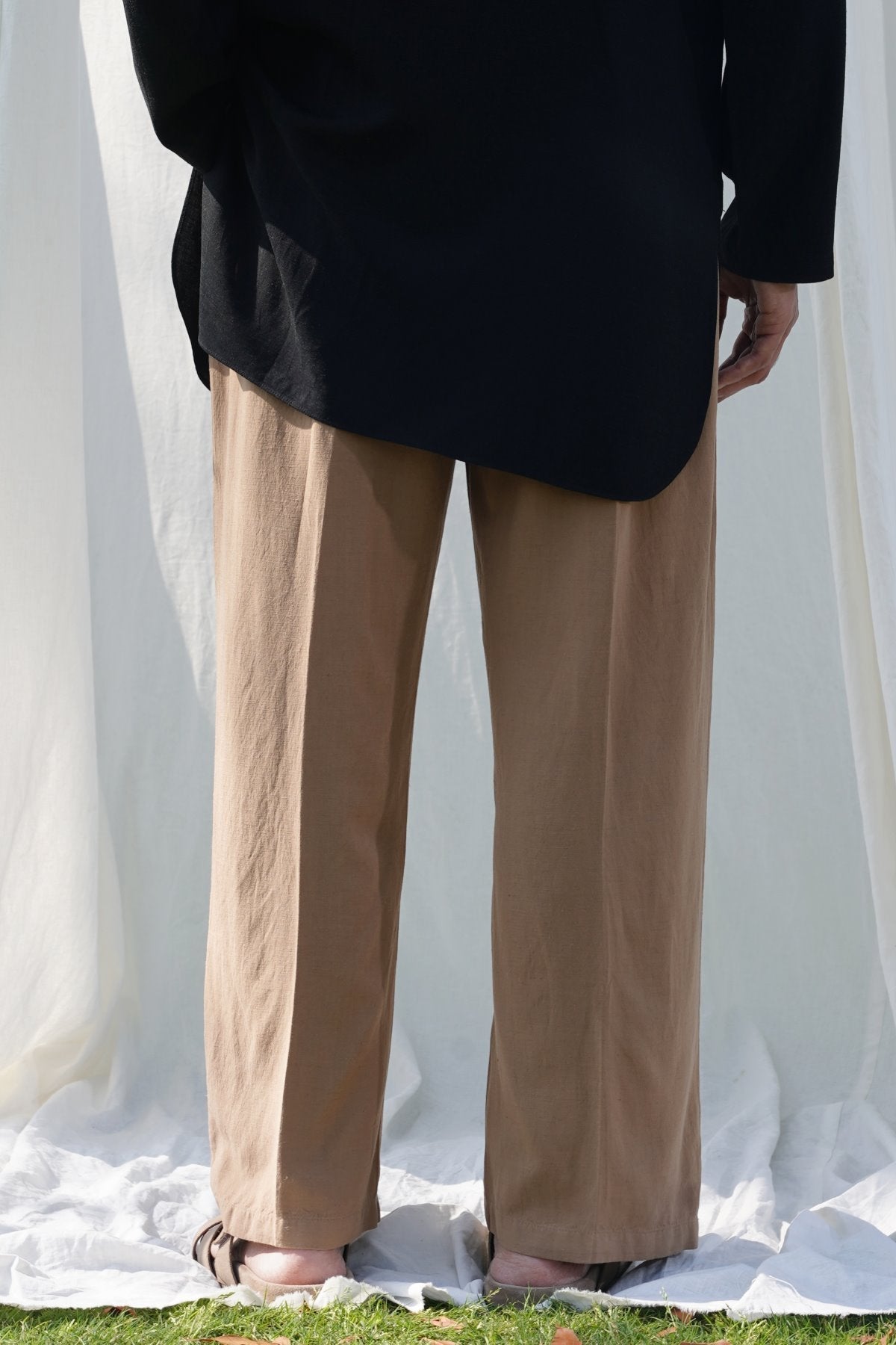 Khaki Relaxed Fit Trousers with Cross Pockets and Pleats
