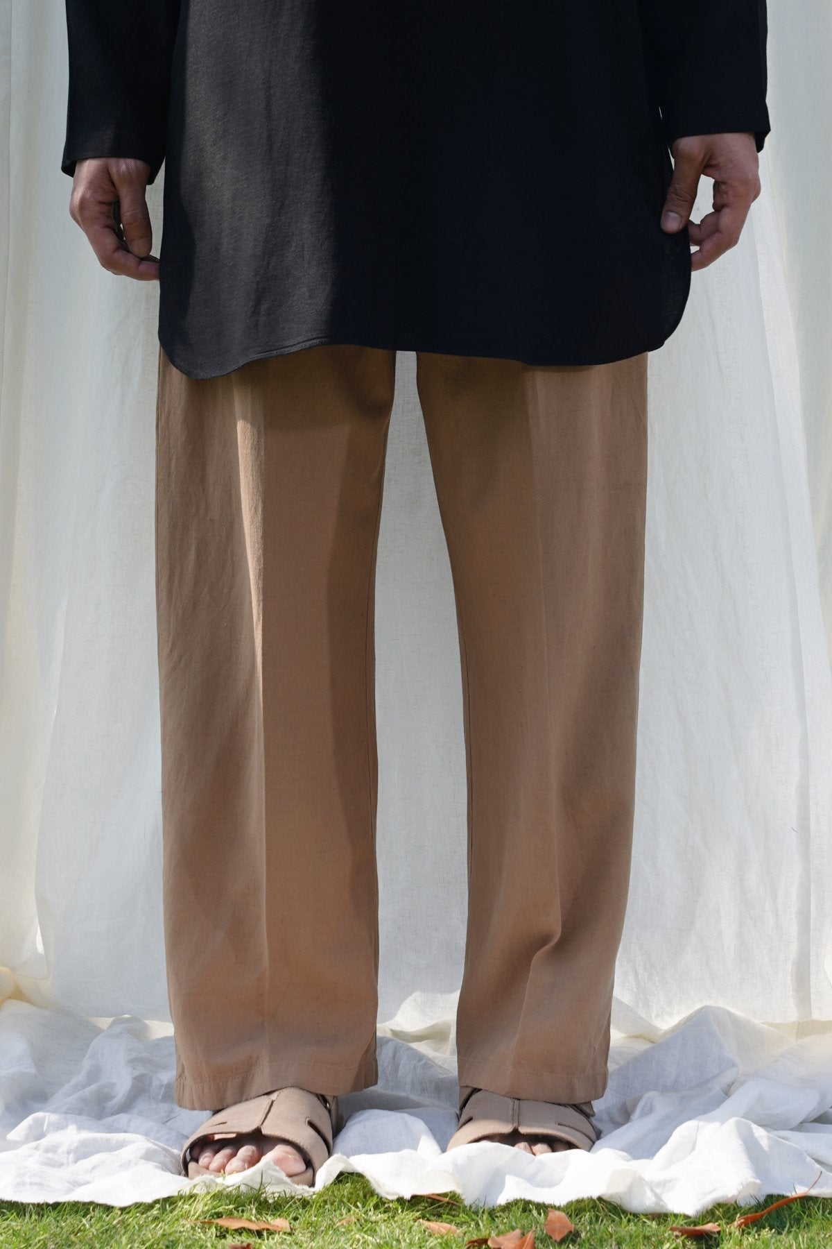 Khaki Relaxed Fit Trousers with Cross Pockets and Pleats