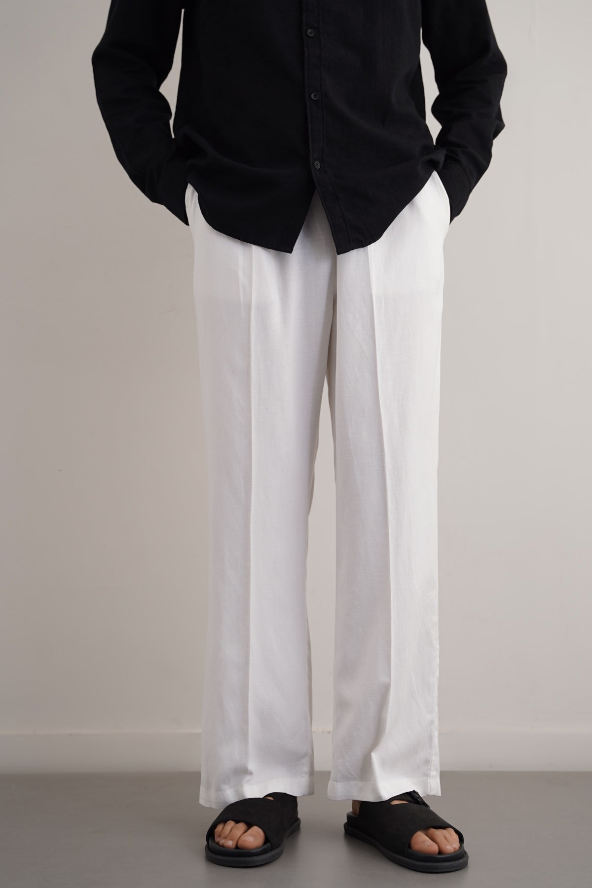 White Relaxed Fit Trousers with Cross Pockets and Pleats - Regular Hand Feel