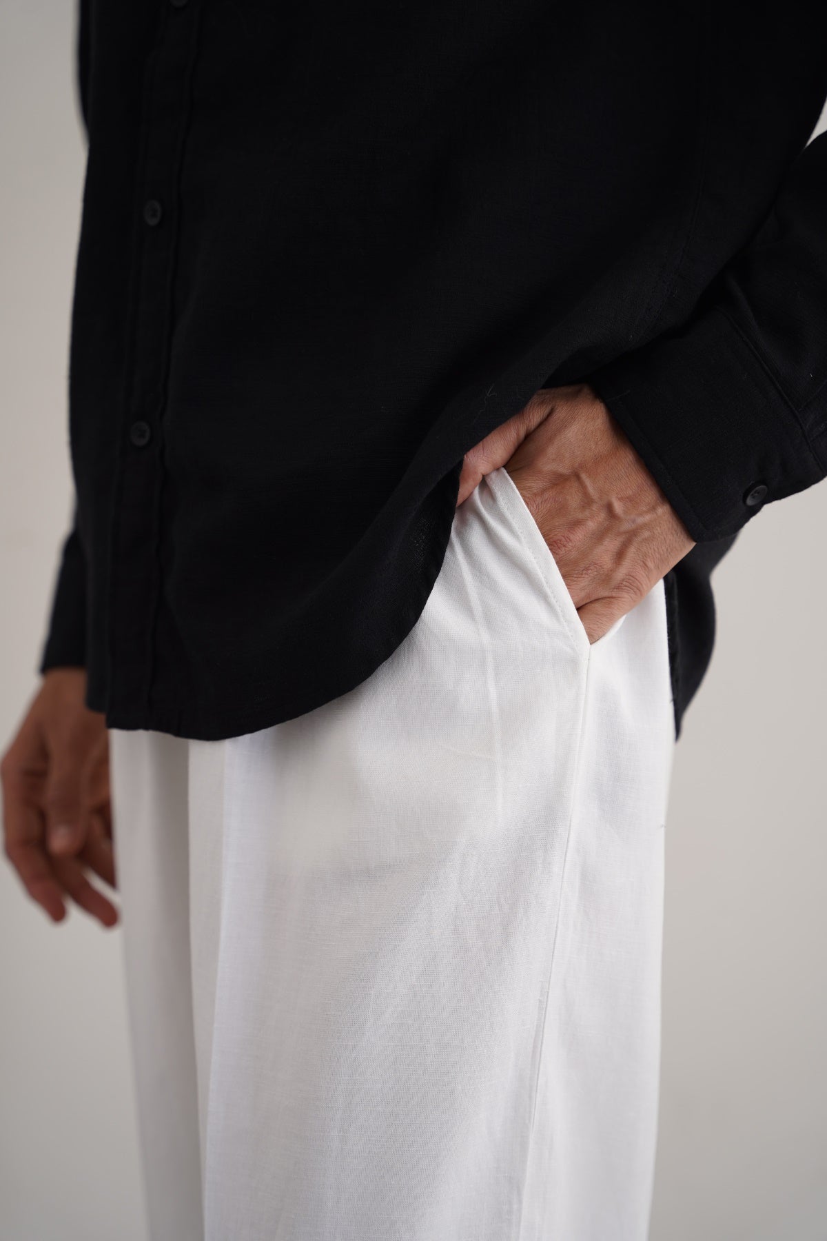 White Relaxed Fit Trousers with Cross Pockets and Pleats - Regular Hand Feel