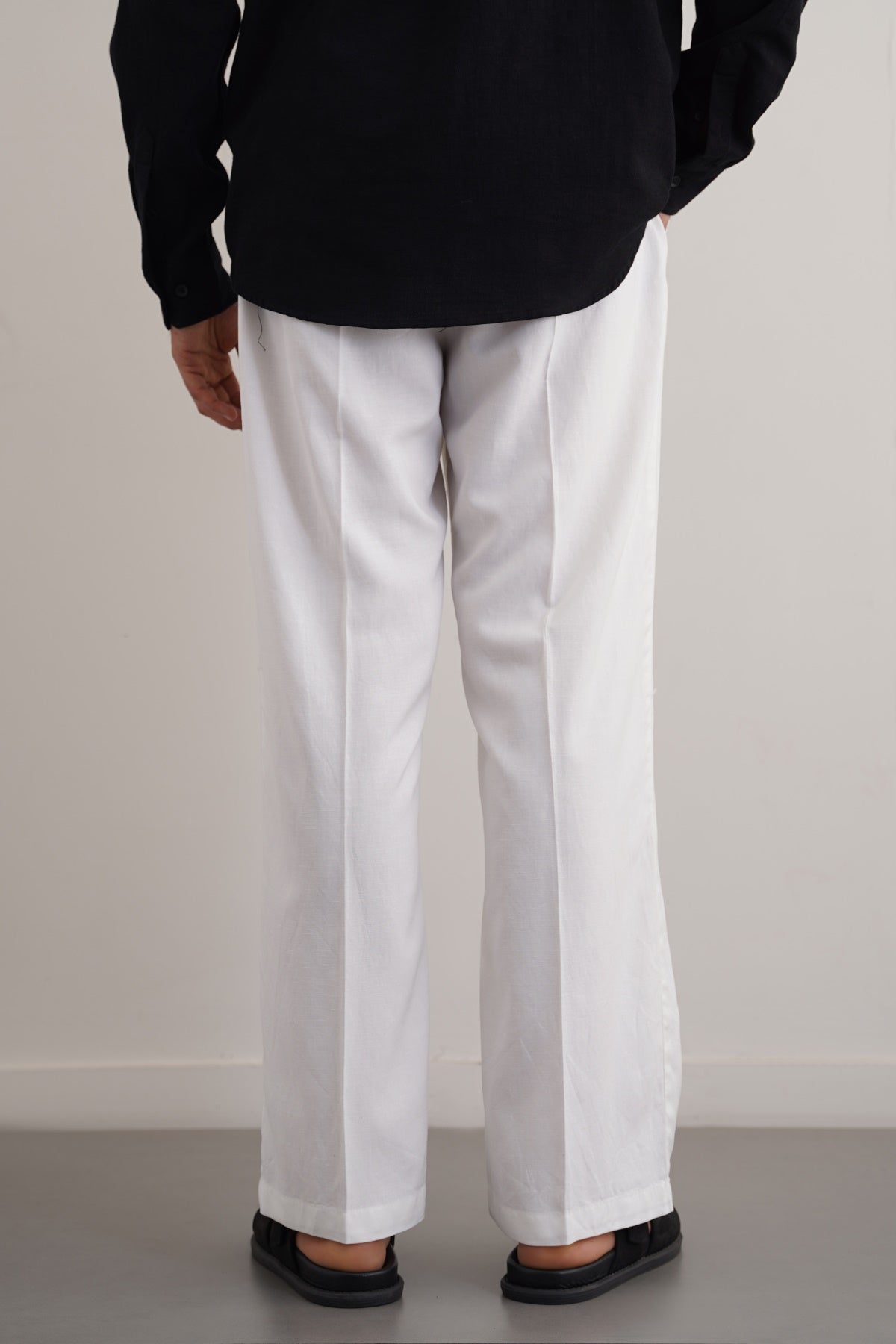 White Relaxed Fit Trousers with Cross Pockets and Pleats - Regular Hand Feel