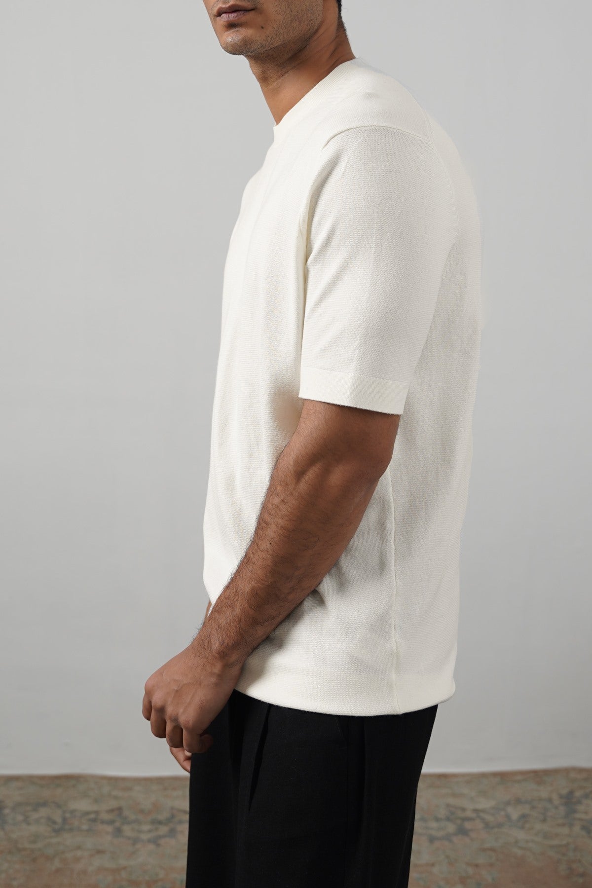 Off White Fitted Crew Neck T-Shirt with Ribbed Detail - Regular Hand Feel