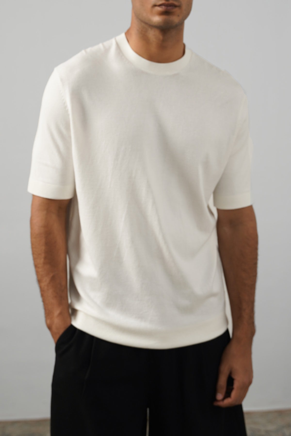 Off White Fitted Crew Neck T-Shirt with Ribbed Detail - Regular Hand Feel